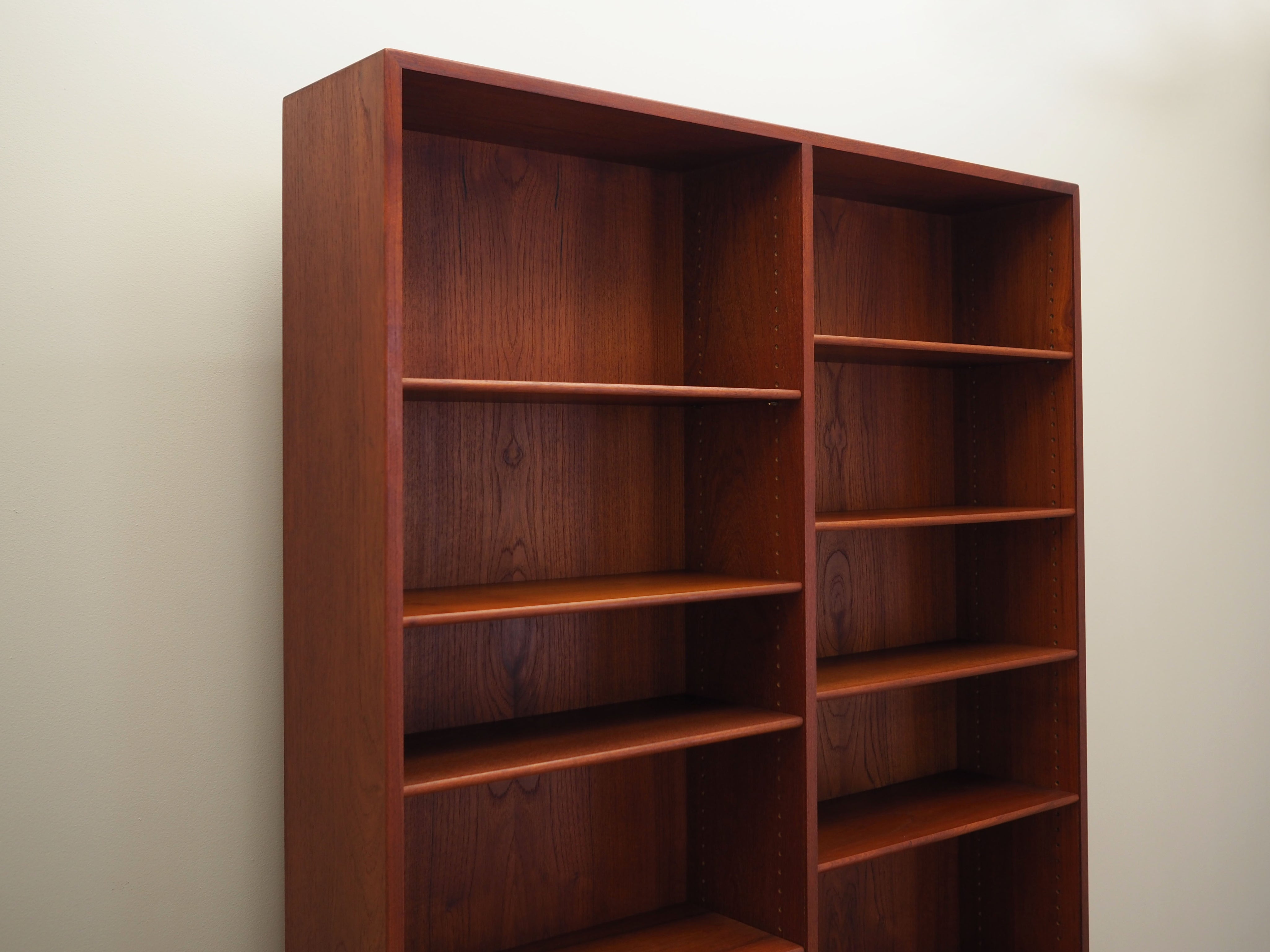 Teak_bookcase_Danish_design_1960s_designer_B_rge_Mogensen