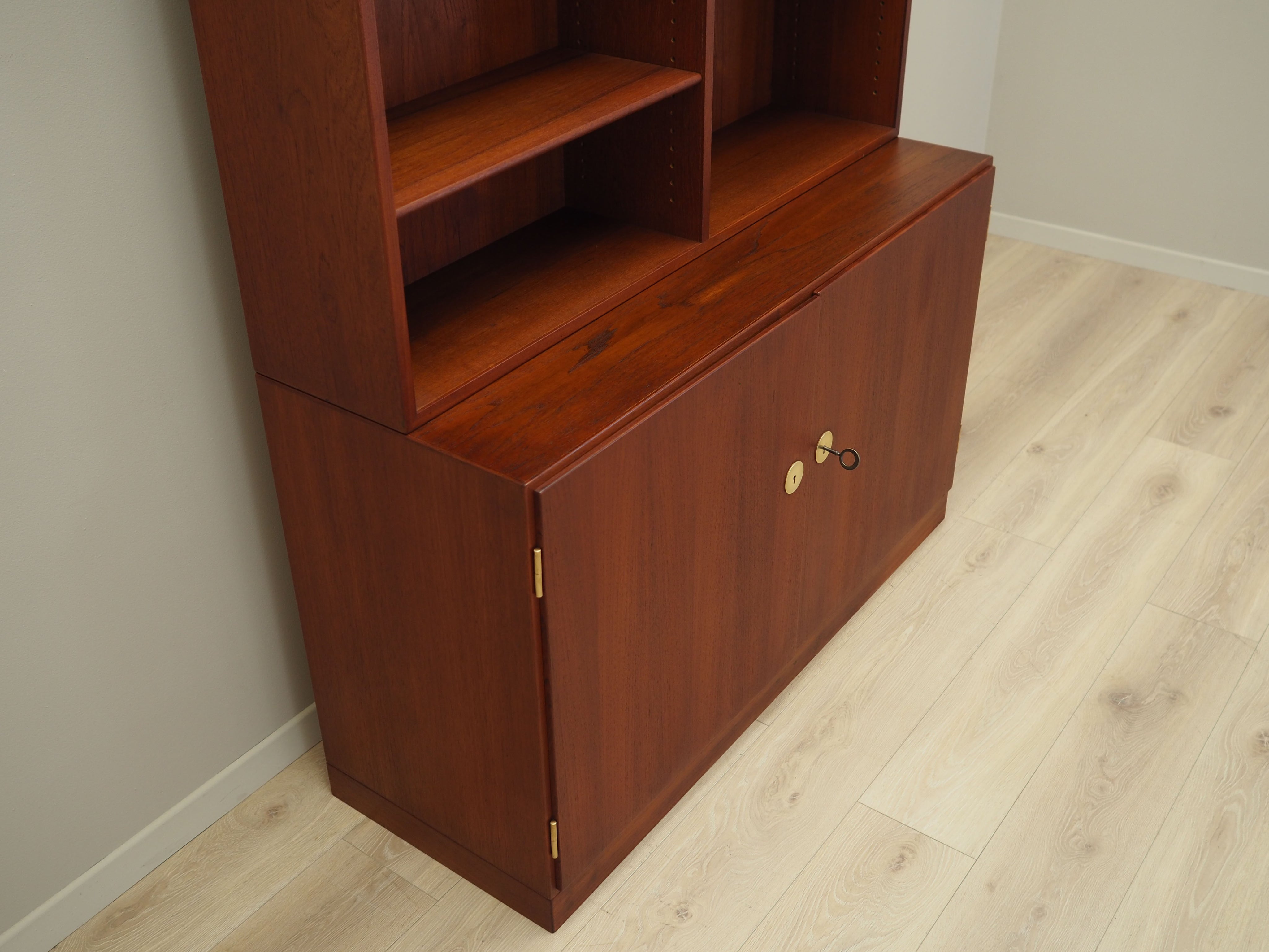 Teak_bookcase_Danish_design_1960s_designer_B_rge_Mogensen