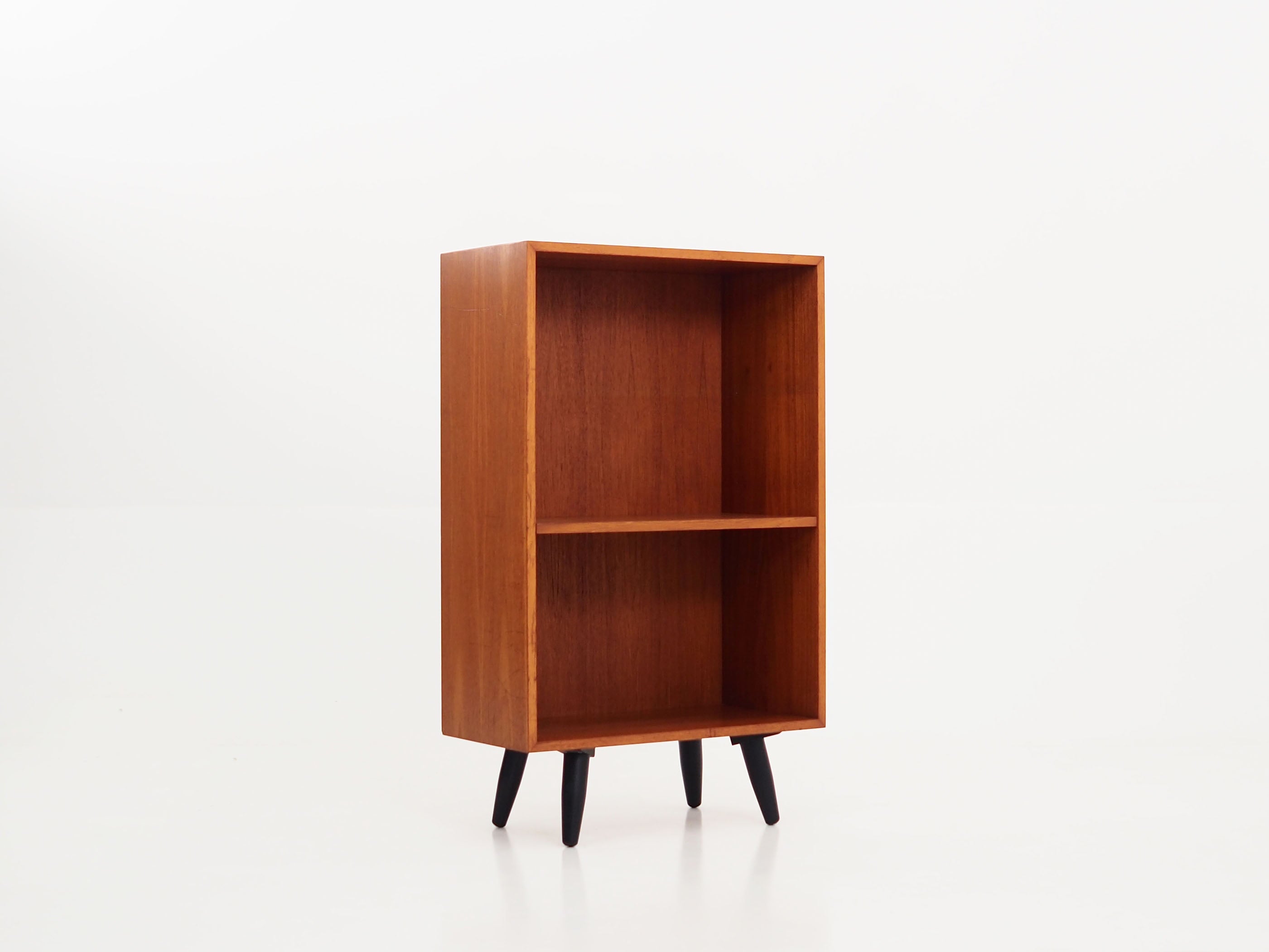 Teak_bookcase_Danish_design_from_1970s