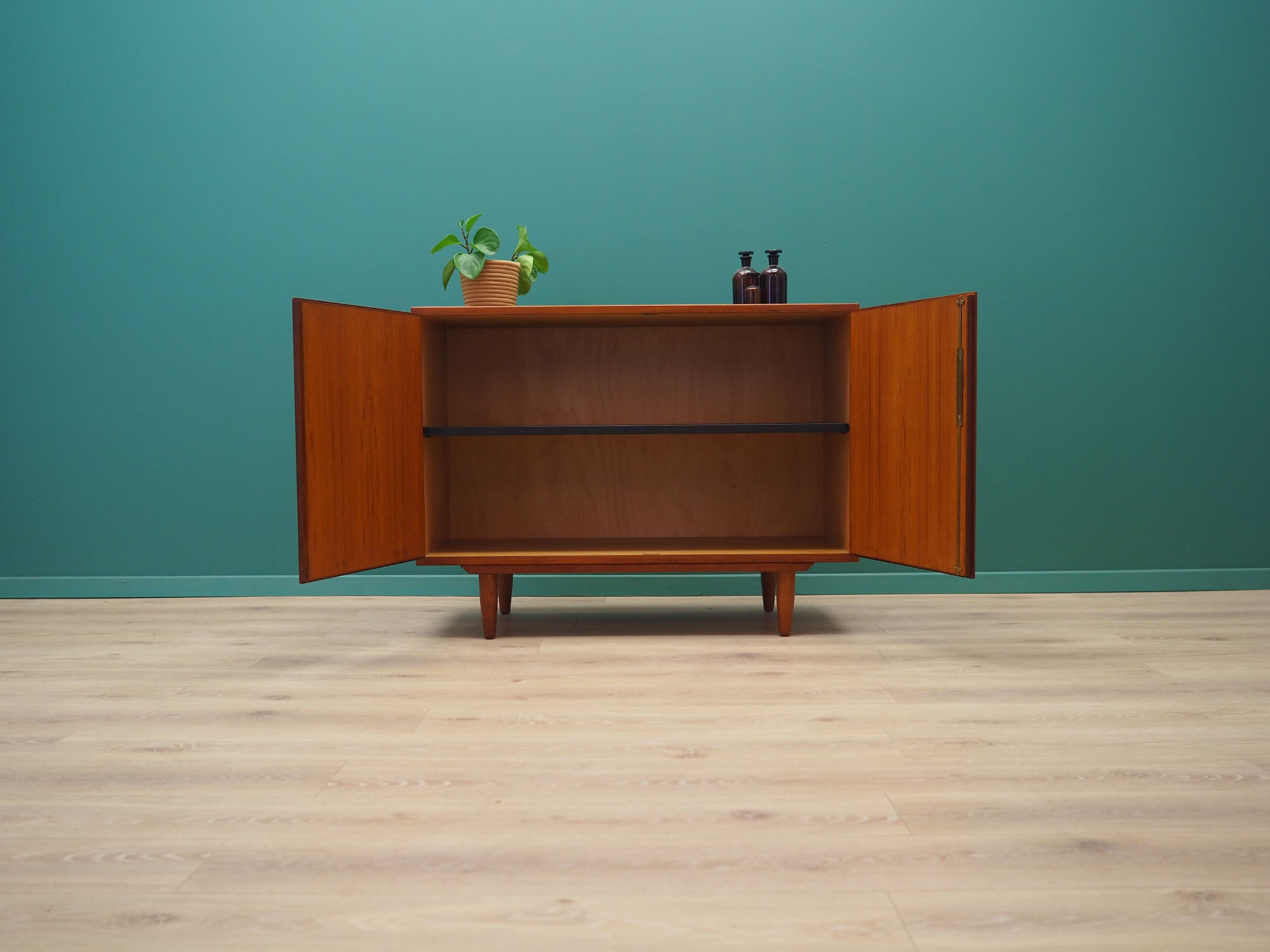 Teak_cabinet_Danish_design_1960s_designer_B_rge_Mogensen_manufacturer_S_borg_M_bler