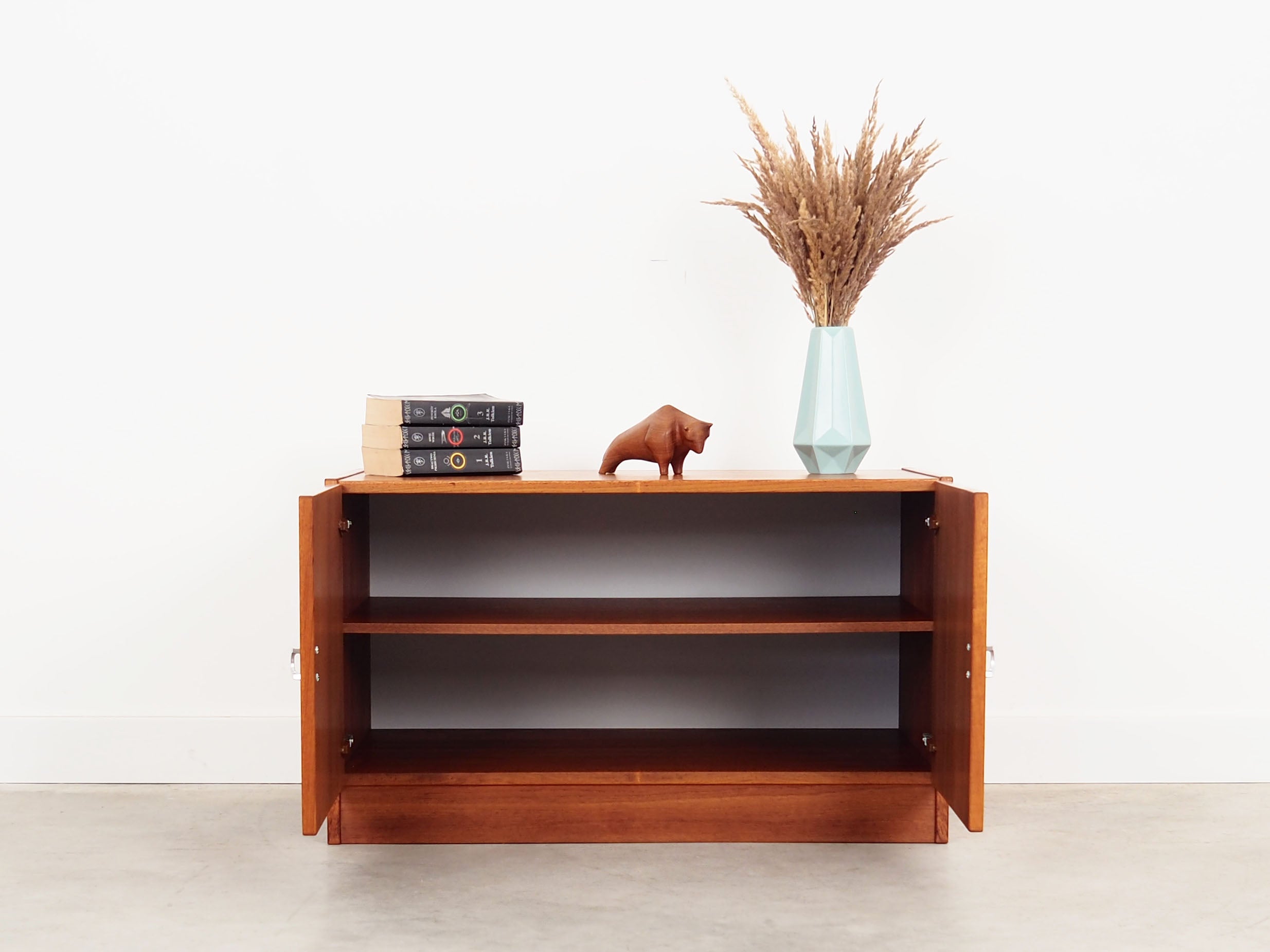 Teak_cabinet_Danish_design_from_1970s_manufacturer_Denka