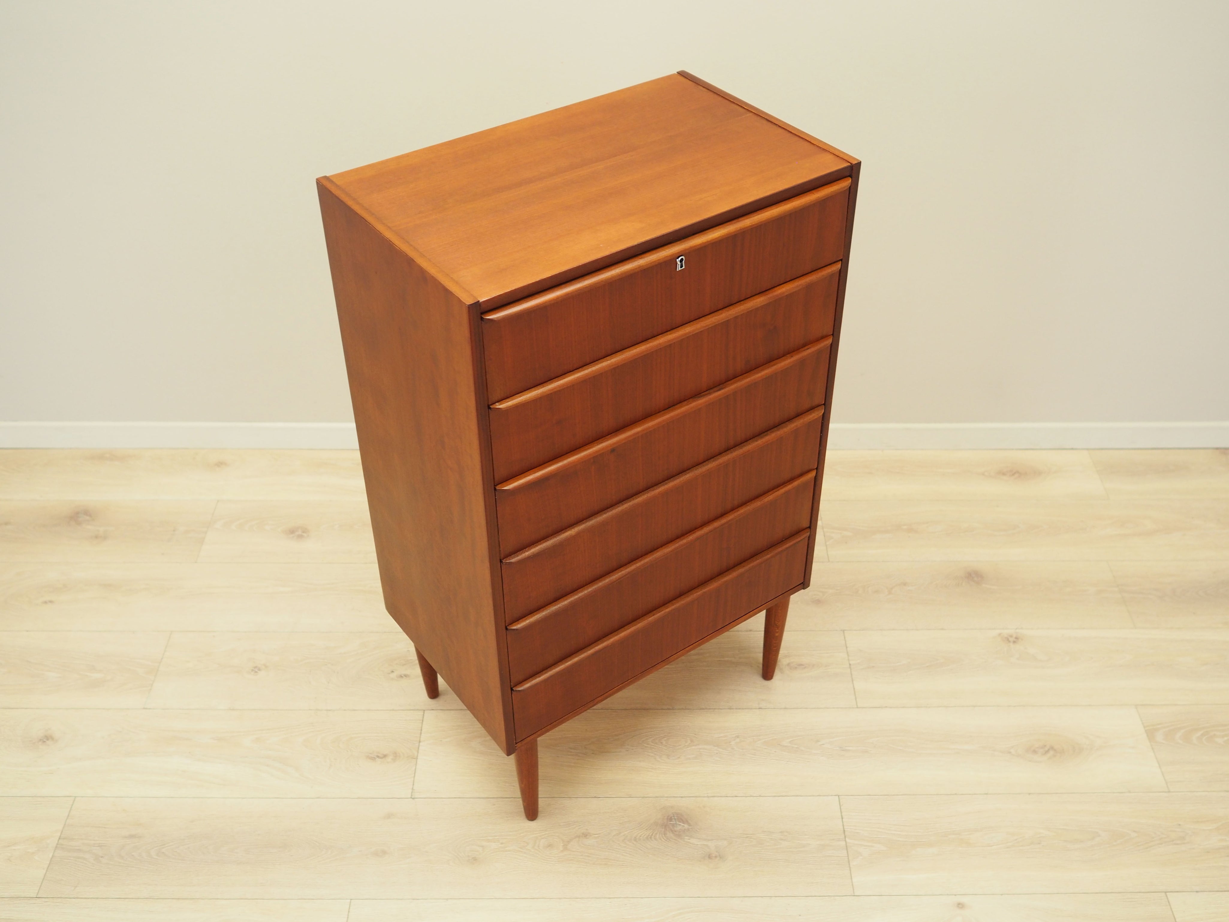 Teak_chest_of_drawers_Danish_design_1970s