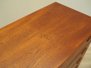 Teak_chest_of_drawers_in_Danish_design_from_1970s