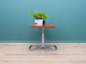 Teak_coffee_table_in_Danish_design_1970s_production_Denmark