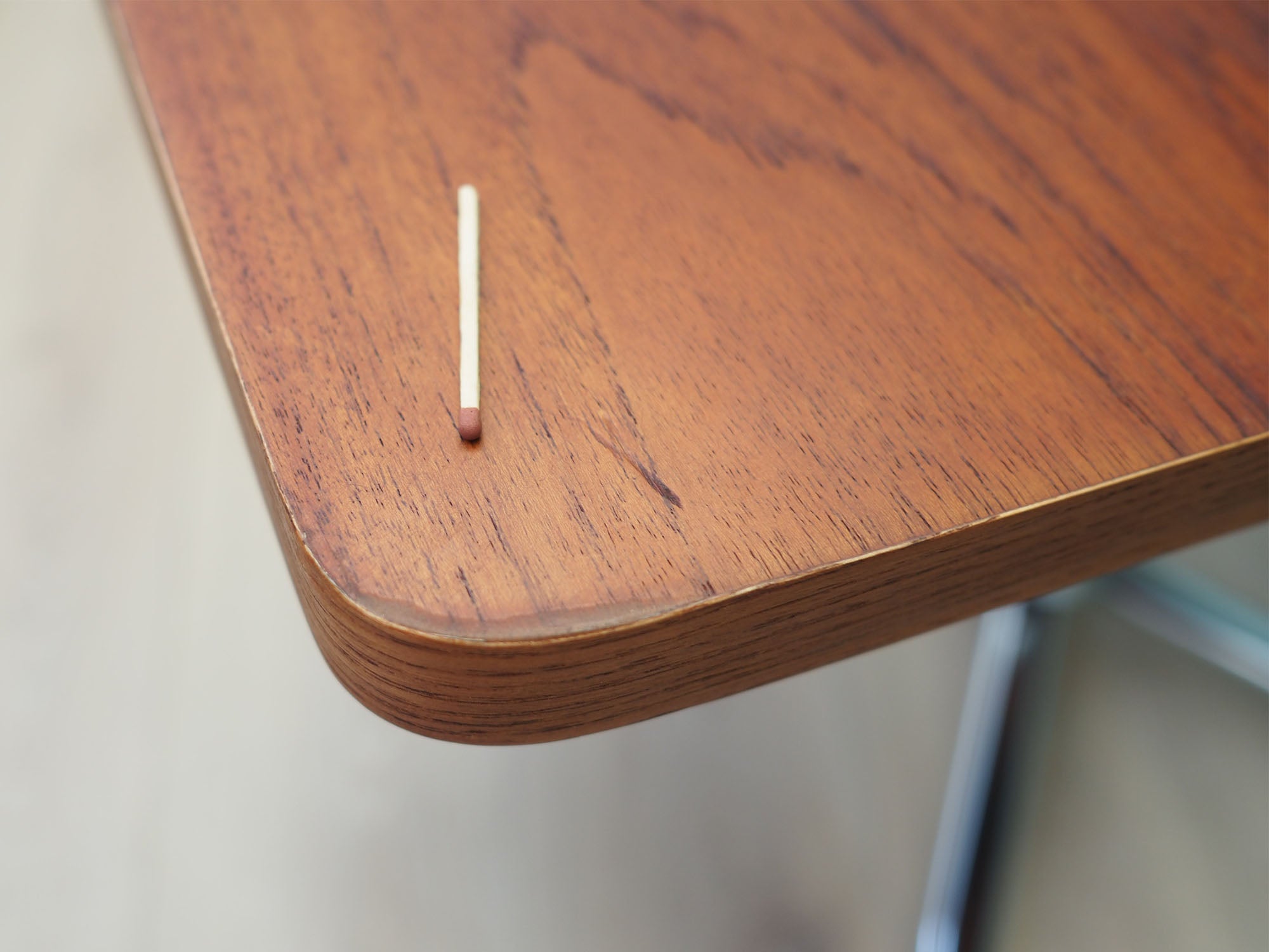 Teak_coffee_table_in_Danish_design_1970s_production_Denmark