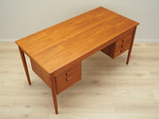 Teak_desk_Danish_design_1960s_by_B_rge_Mogensen