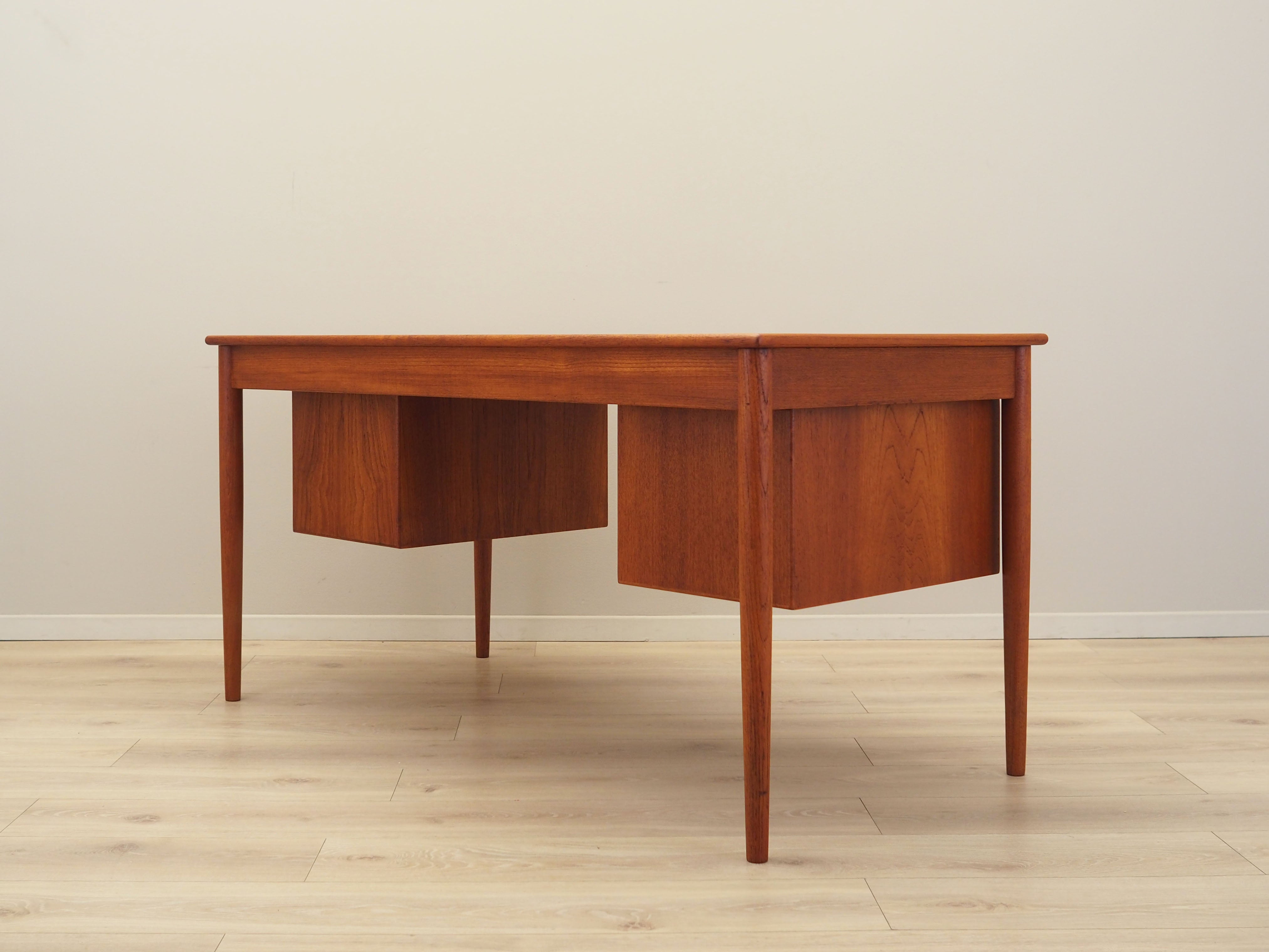 Teak_desk_Danish_design_1960s_by_B_rge_Mogensen