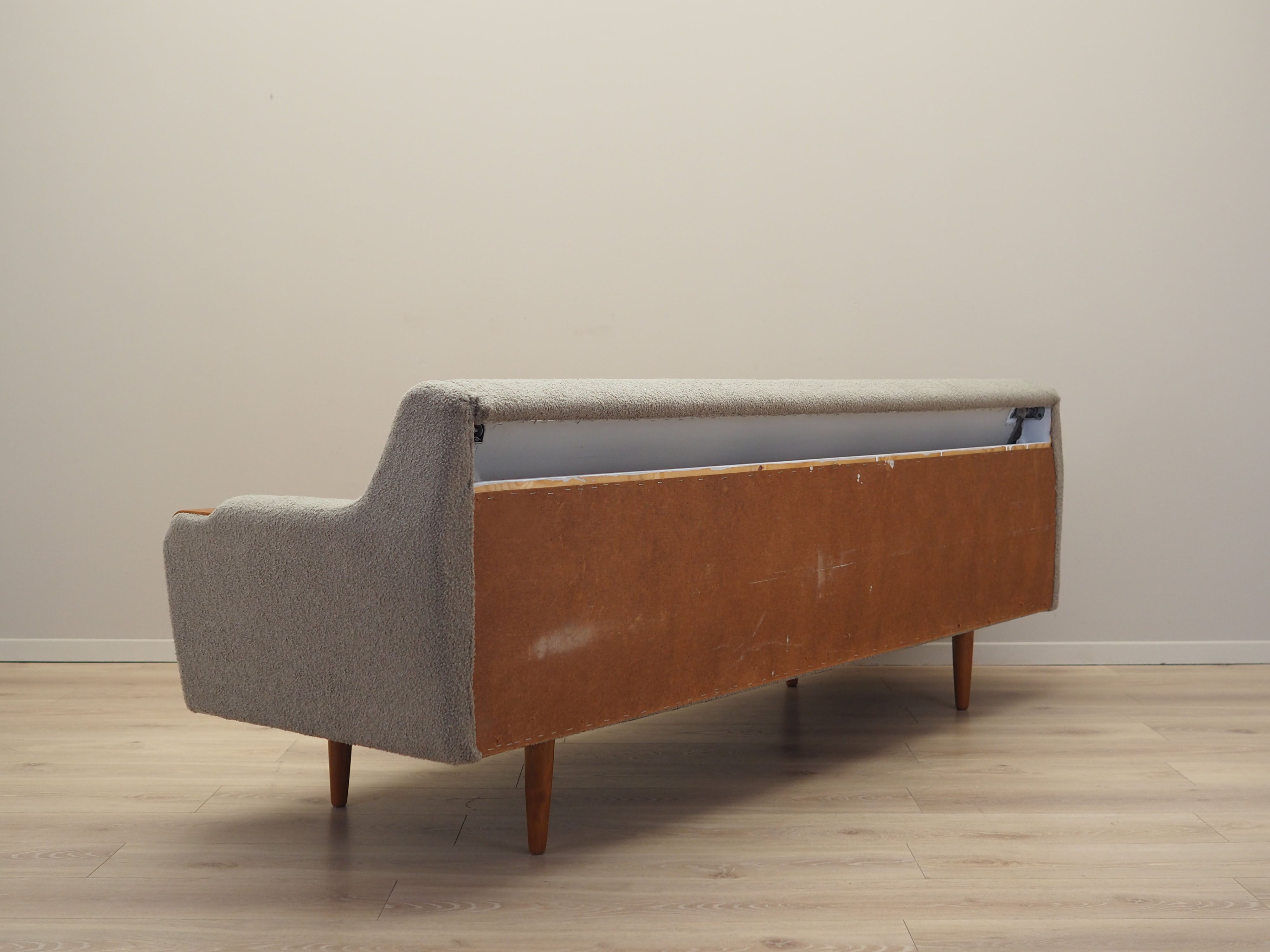 Teak_sofa_1970s