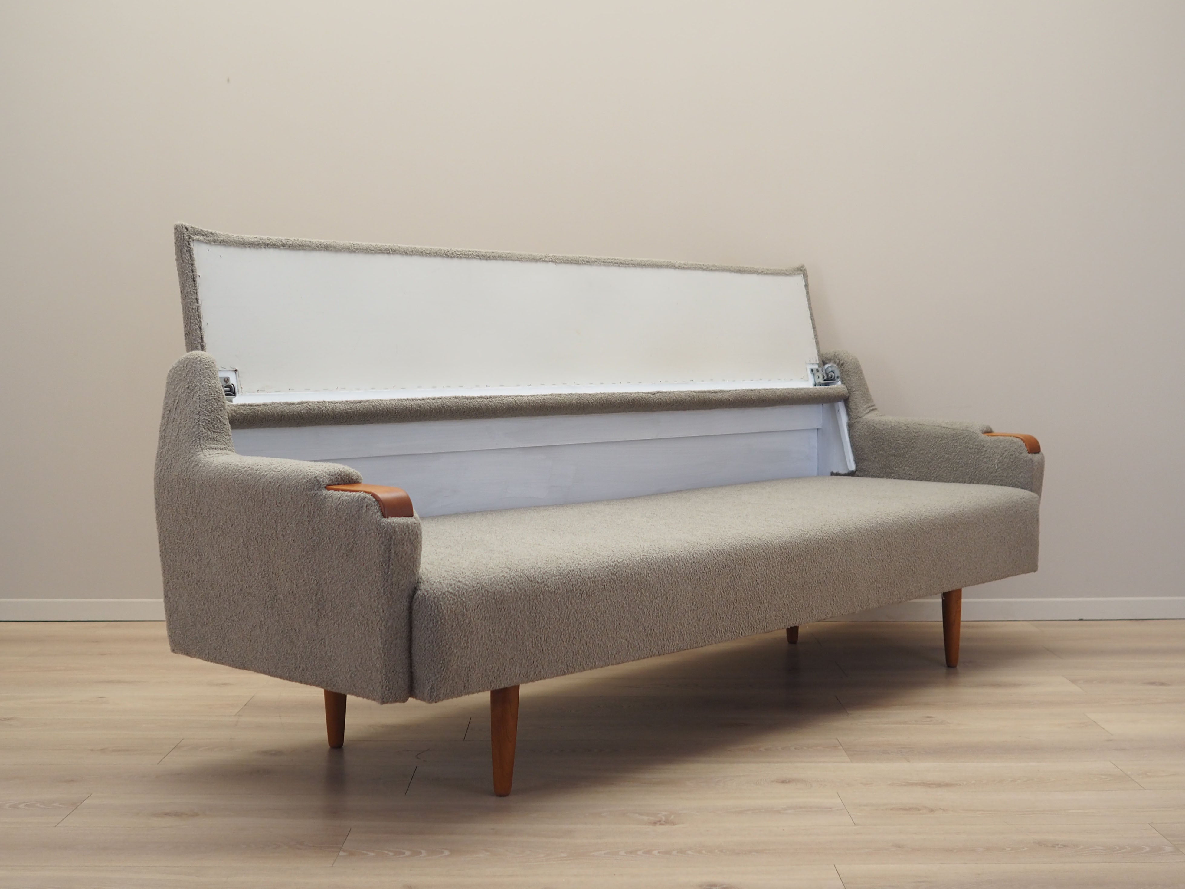 Teak_sofa_1970s