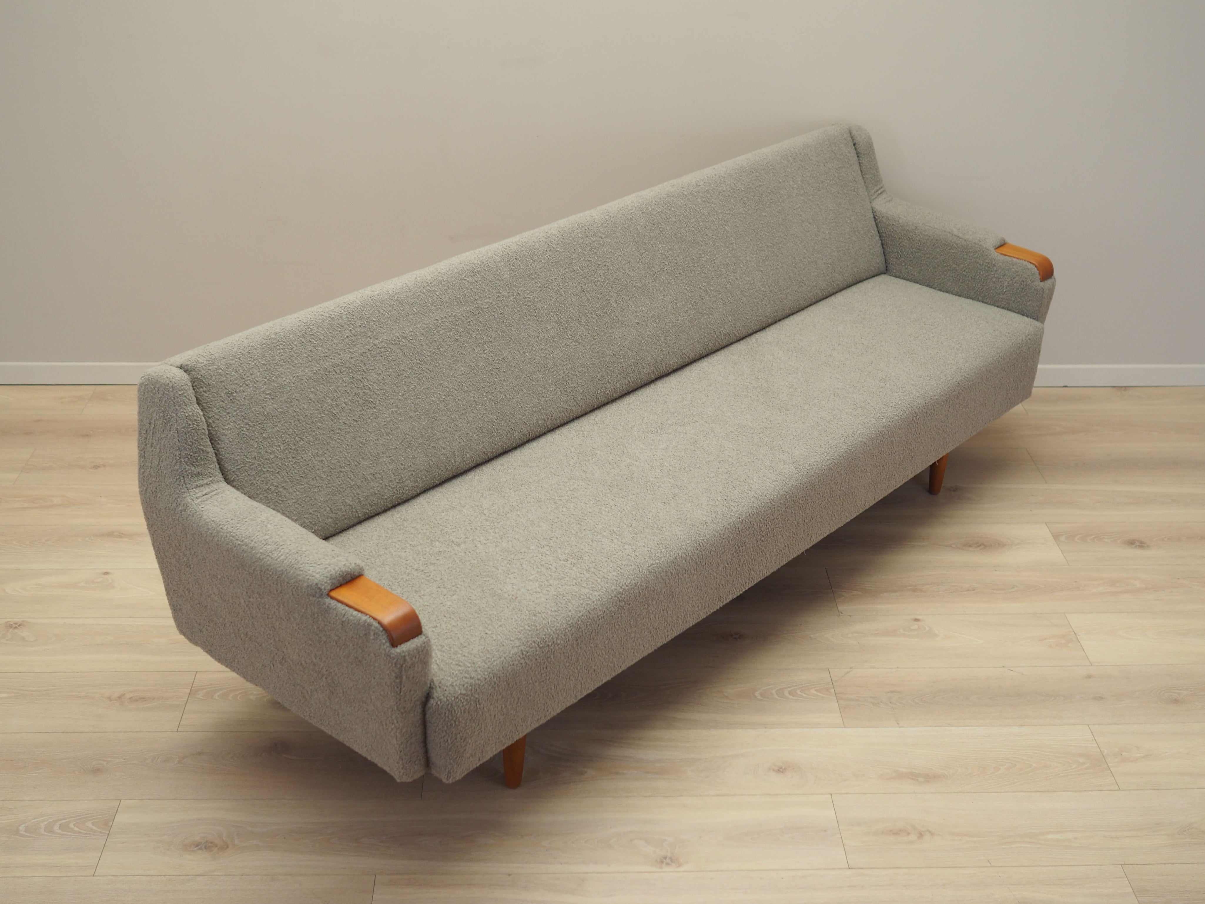 Teak_sofa_1970s