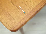 Teak_table_Danish_design_1960s_production_Denmark