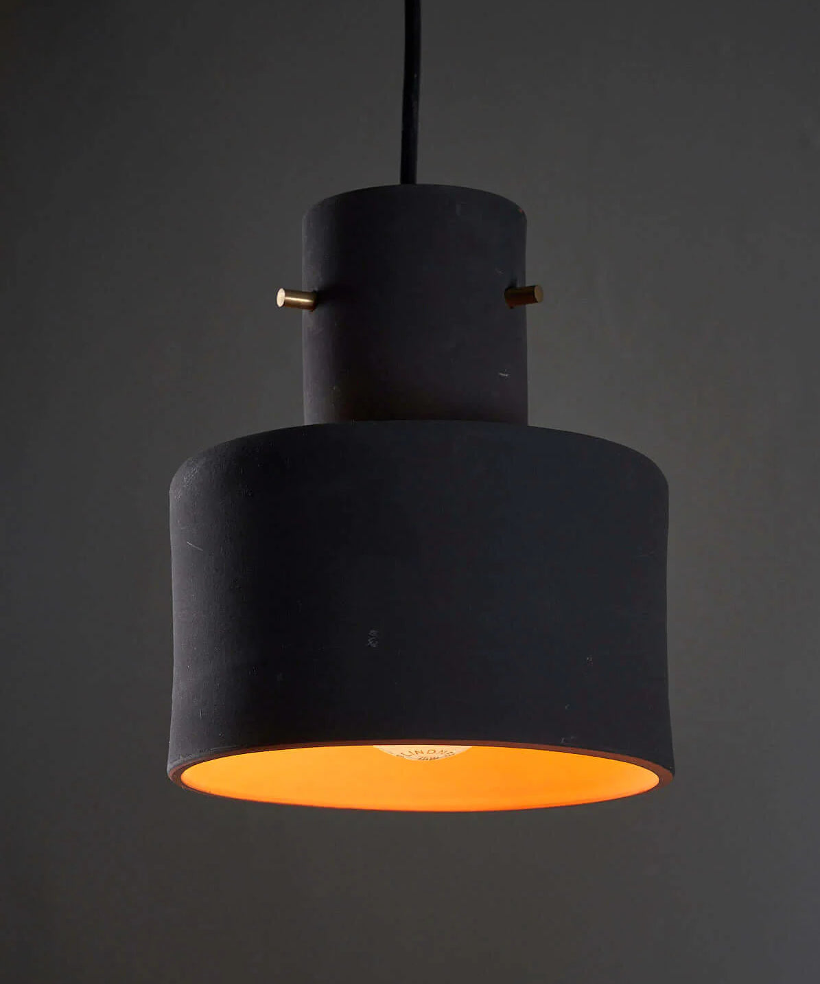 Terracotta_Pendant_Artiforte_in_Black