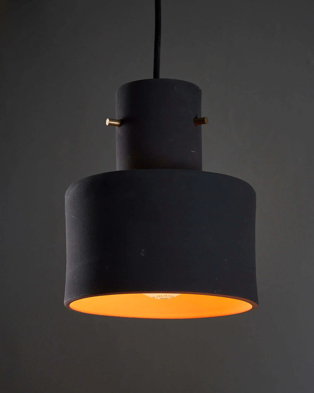 Terracotta_Pendant_Artiforte_in_Black