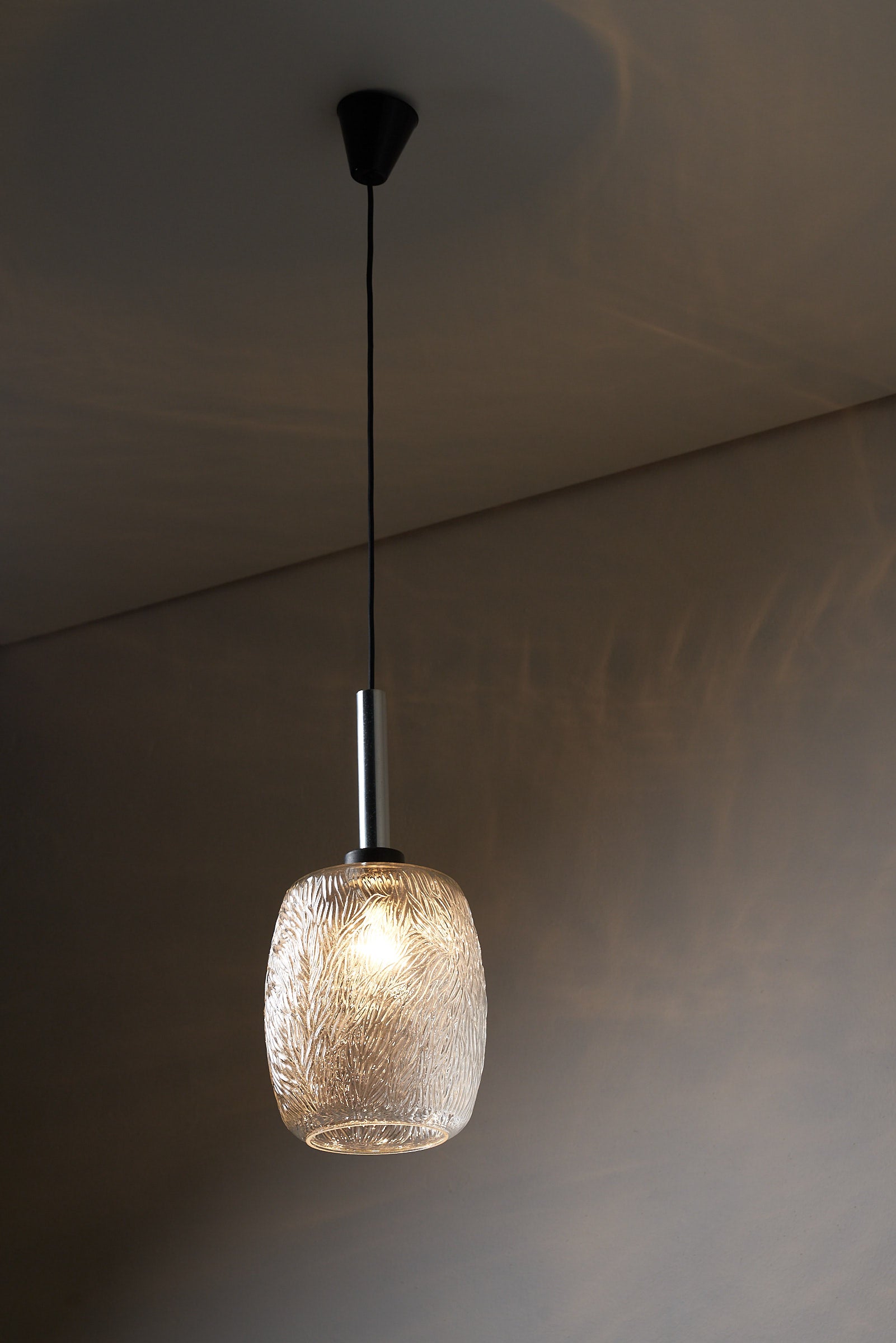 Textured_Glass_Pendant