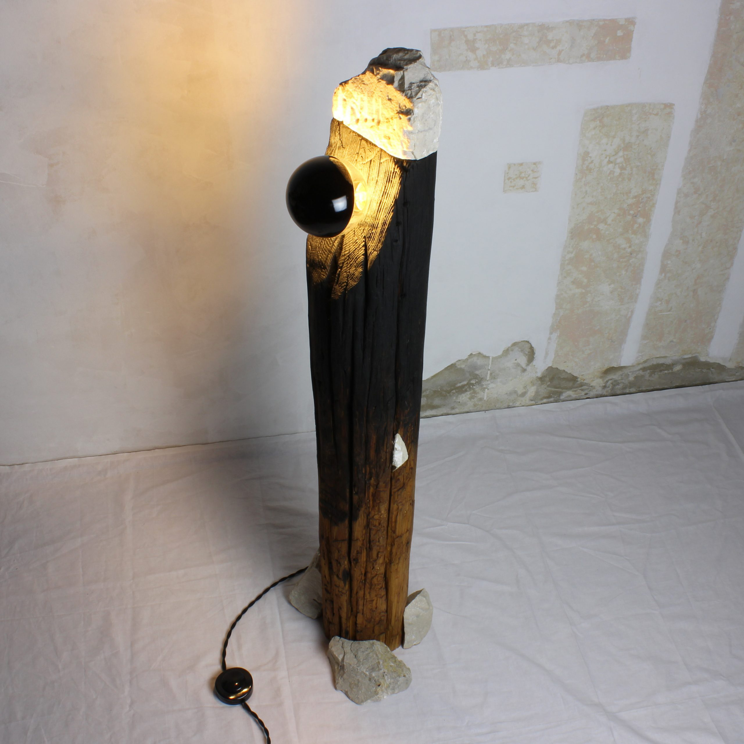 Totem_Floor_Lamp