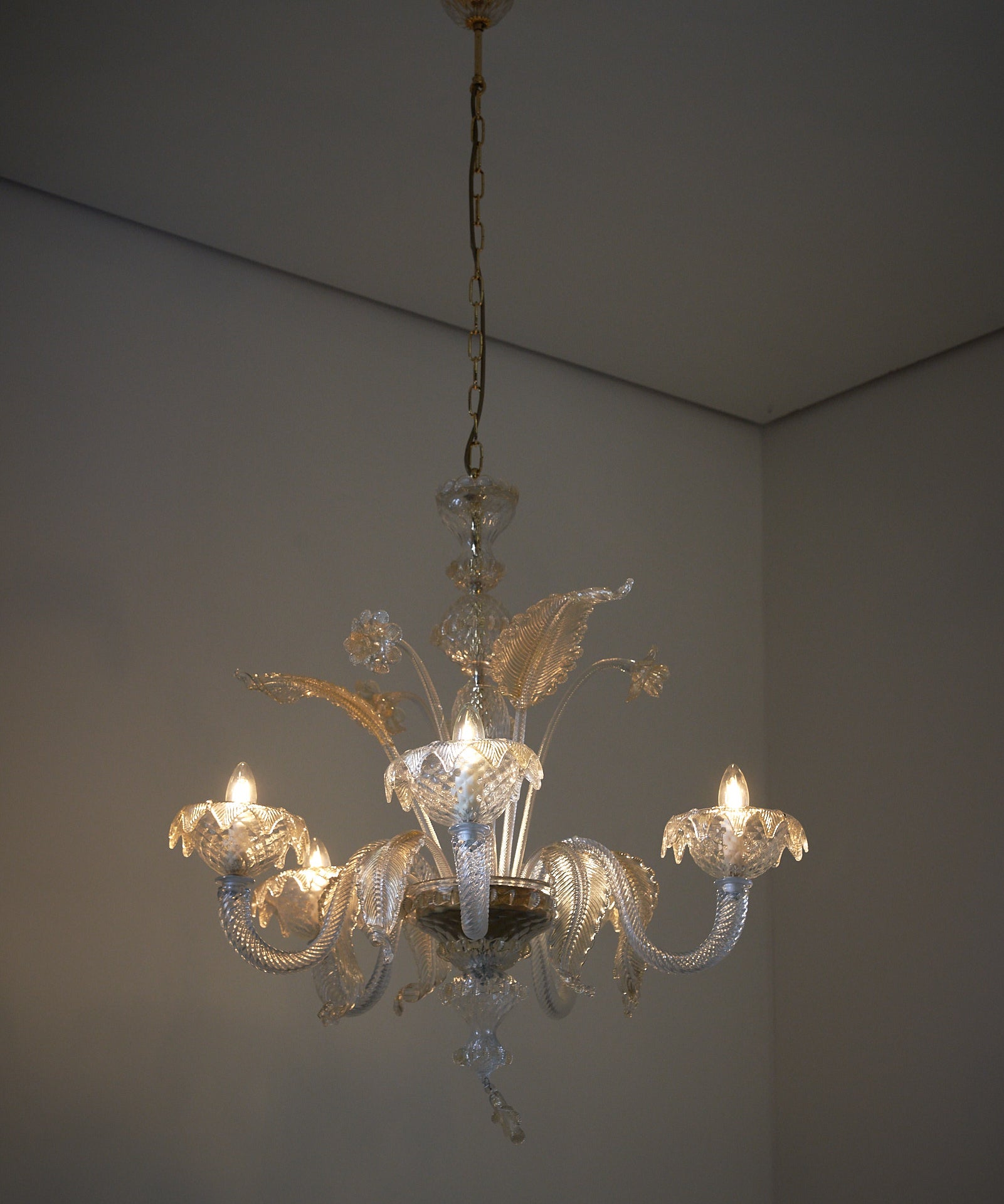 Upward_Glass_Chandelier_Murano