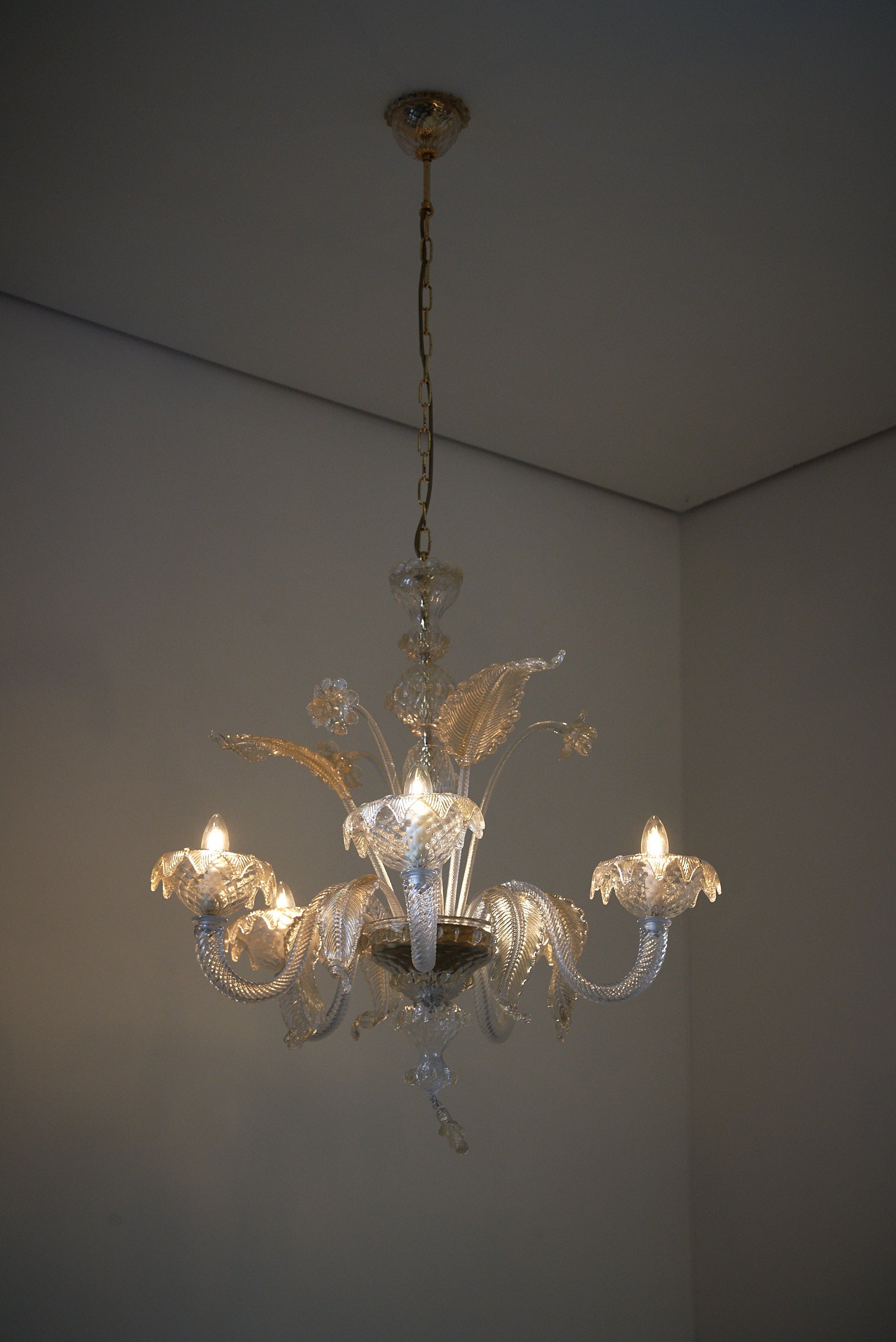 Upward_Glass_Chandelier_Murano