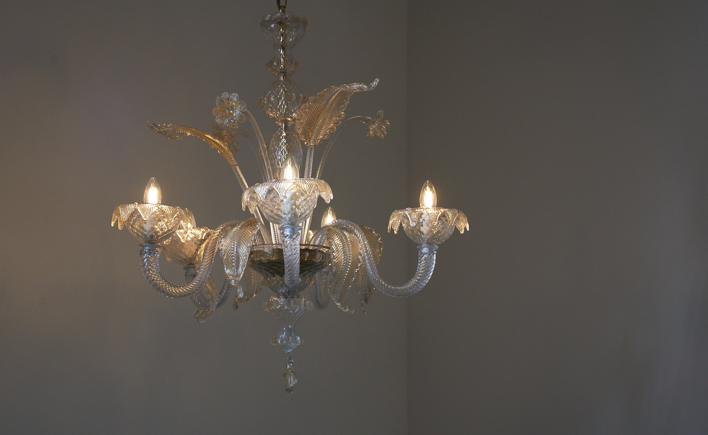 Upward_Glass_Chandelier_Murano
