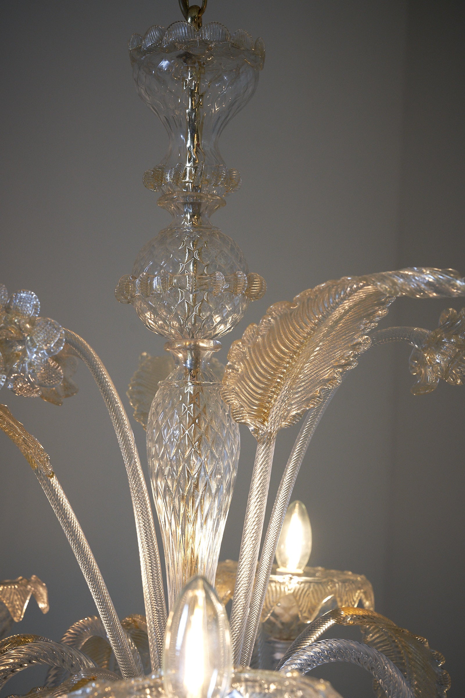 Upward_Glass_Chandelier_Murano