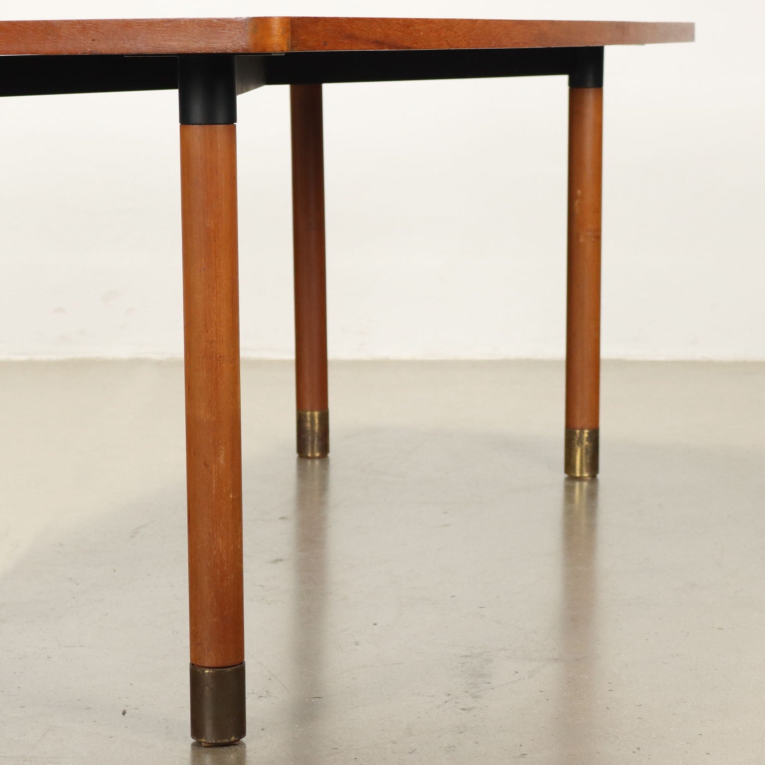 Vintage_1960s_Elegant_Table_Teak_Brass_Feet_Design_Italy