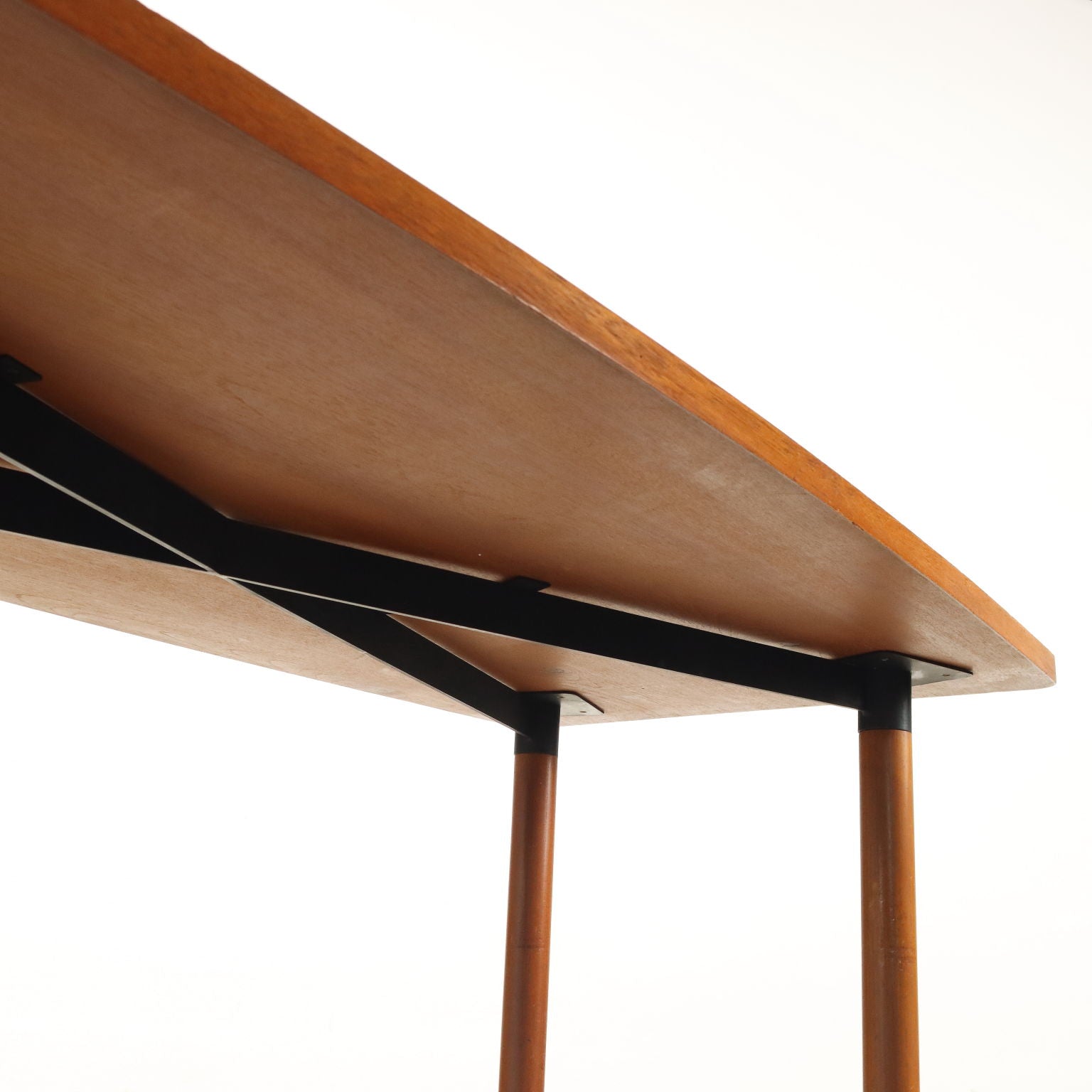 Vintage_1960s_Elegant_Table_Teak_Brass_Feet_Design_Italy