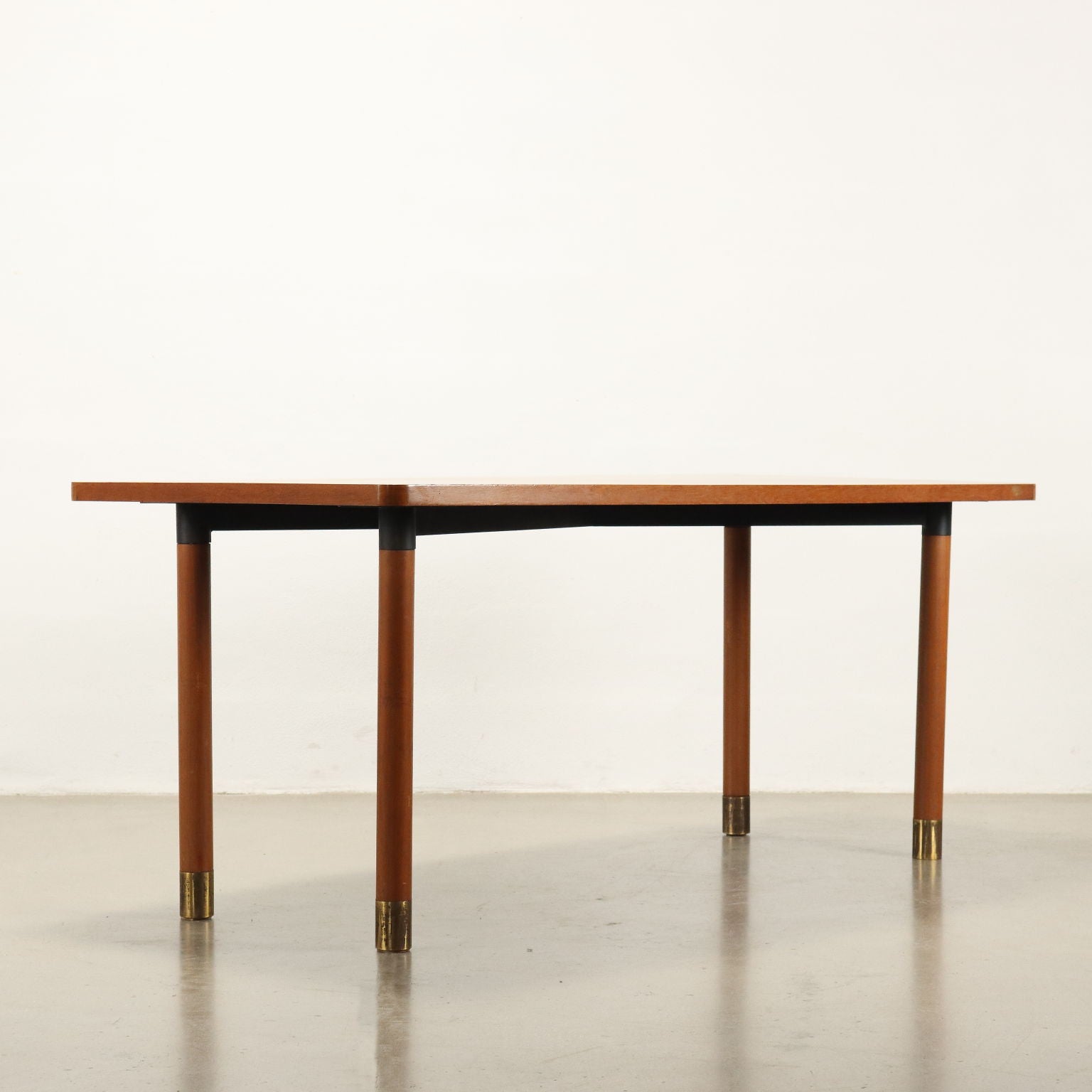 Vintage_1960s_Elegant_Table_Teak_Brass_Feet_Design_Italy