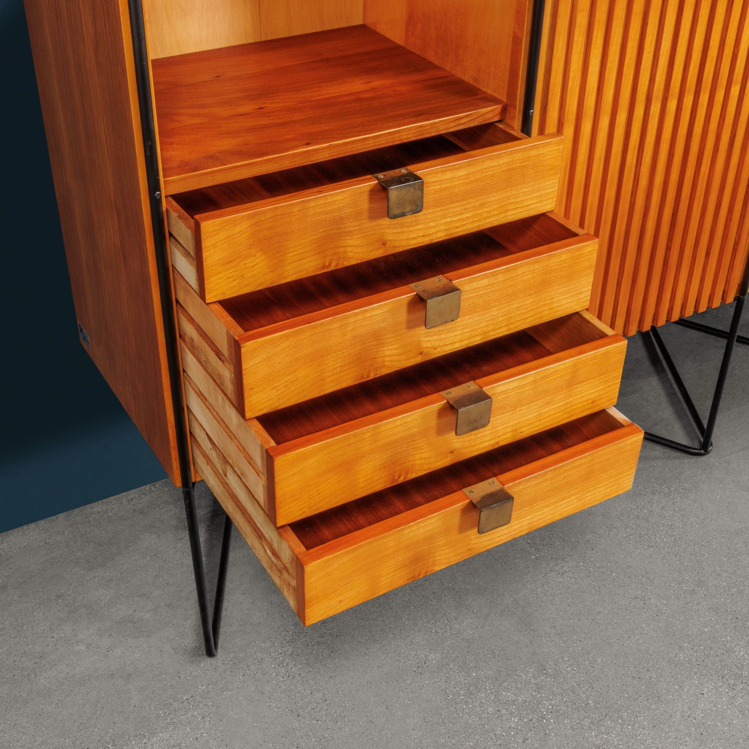 Vintage_Cabinet_La_Permanente_Mobili_Cant_Design_Taichiro_Nakai_1950s