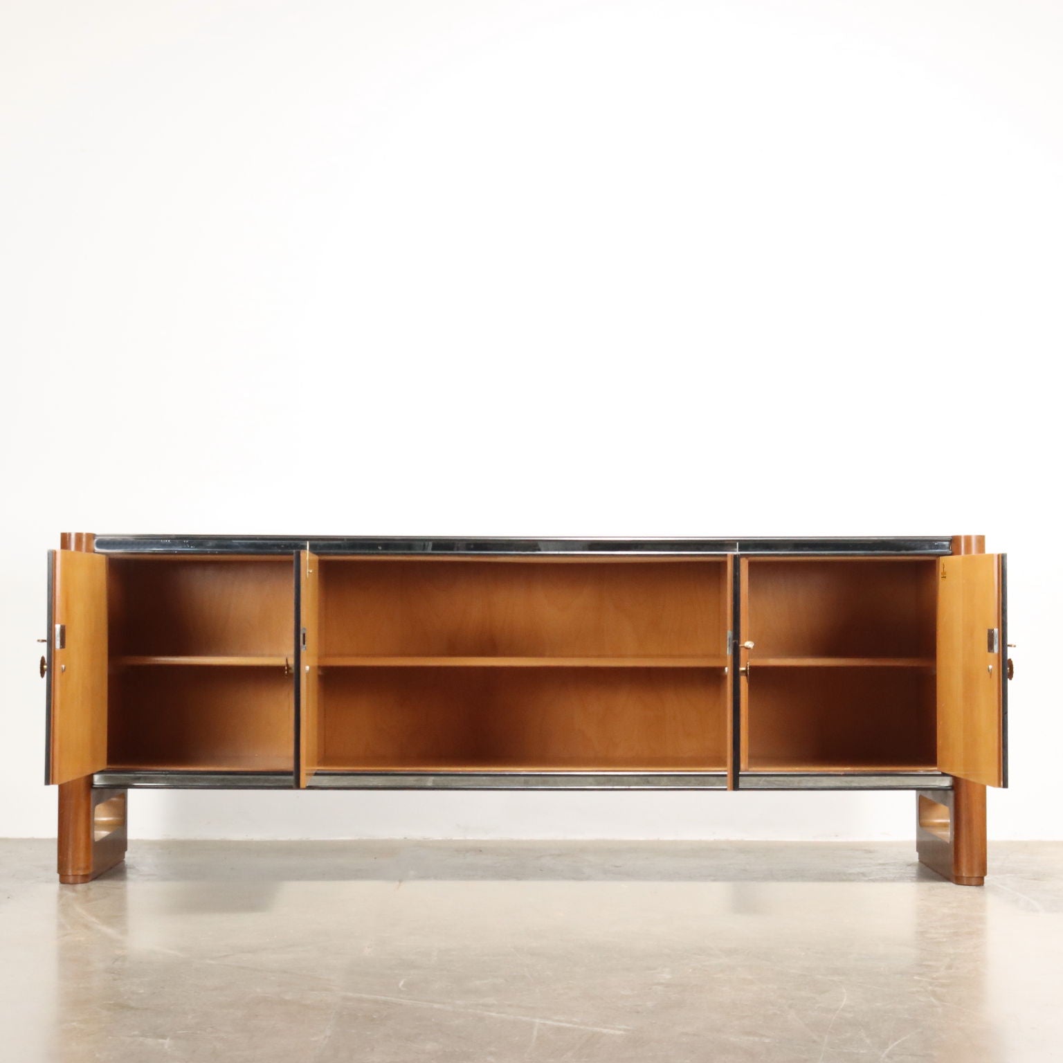 Vintage_Cabinet_Palazzi_dell_Arte_Cant_Walnut_Veneer_Italy_1940s