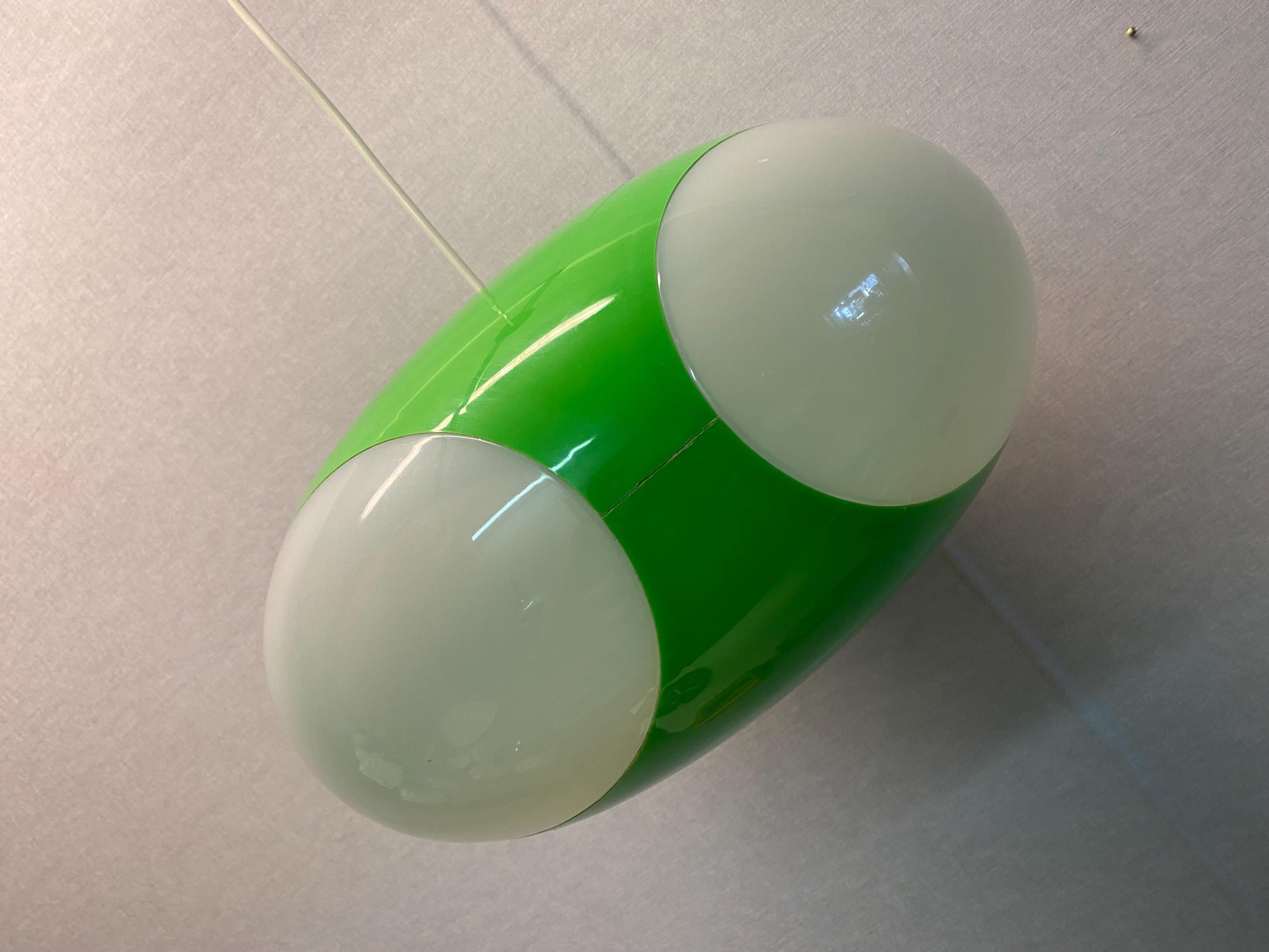 Vintage_Colani_Ufo_Ceiling_Lamp_in_green_Plastic_from_Massiv_Belgium_1970s
