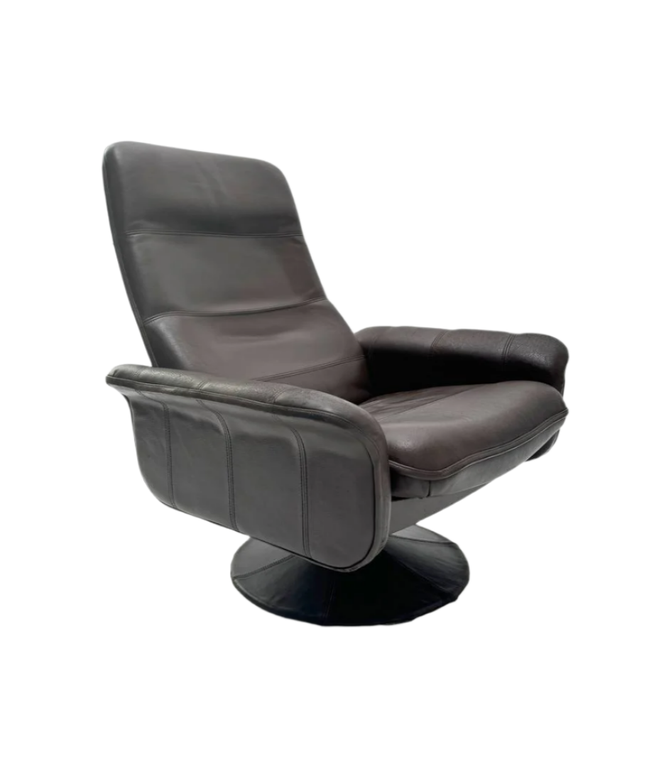 Vintage_DS-50_swivel_armchair_in_buffalo_leather_tulip_base_by_De_Sede_1970s