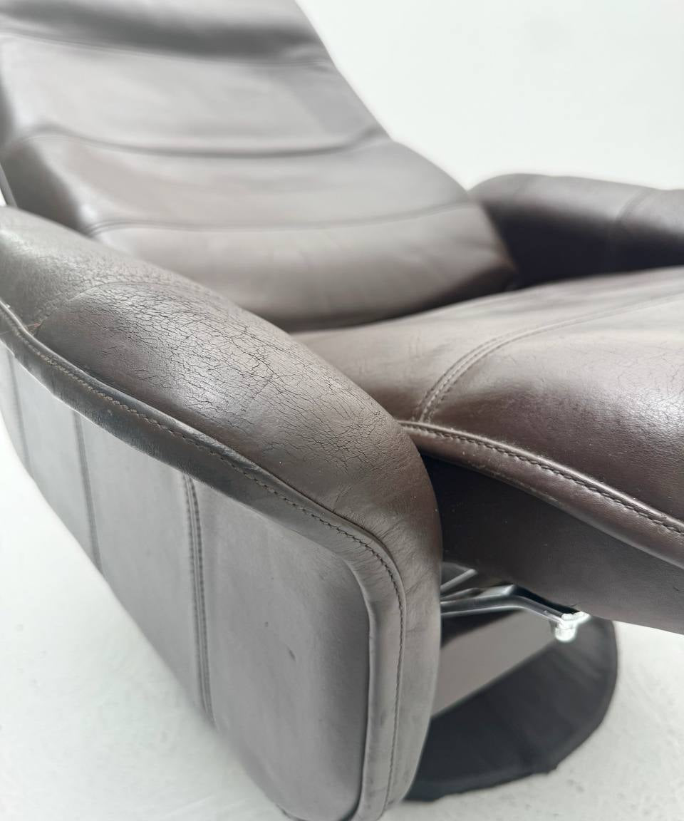 Vintage_DS-50_swivel_armchair_in_buffalo_leather_tulip_base_by_De_Sede_1970s