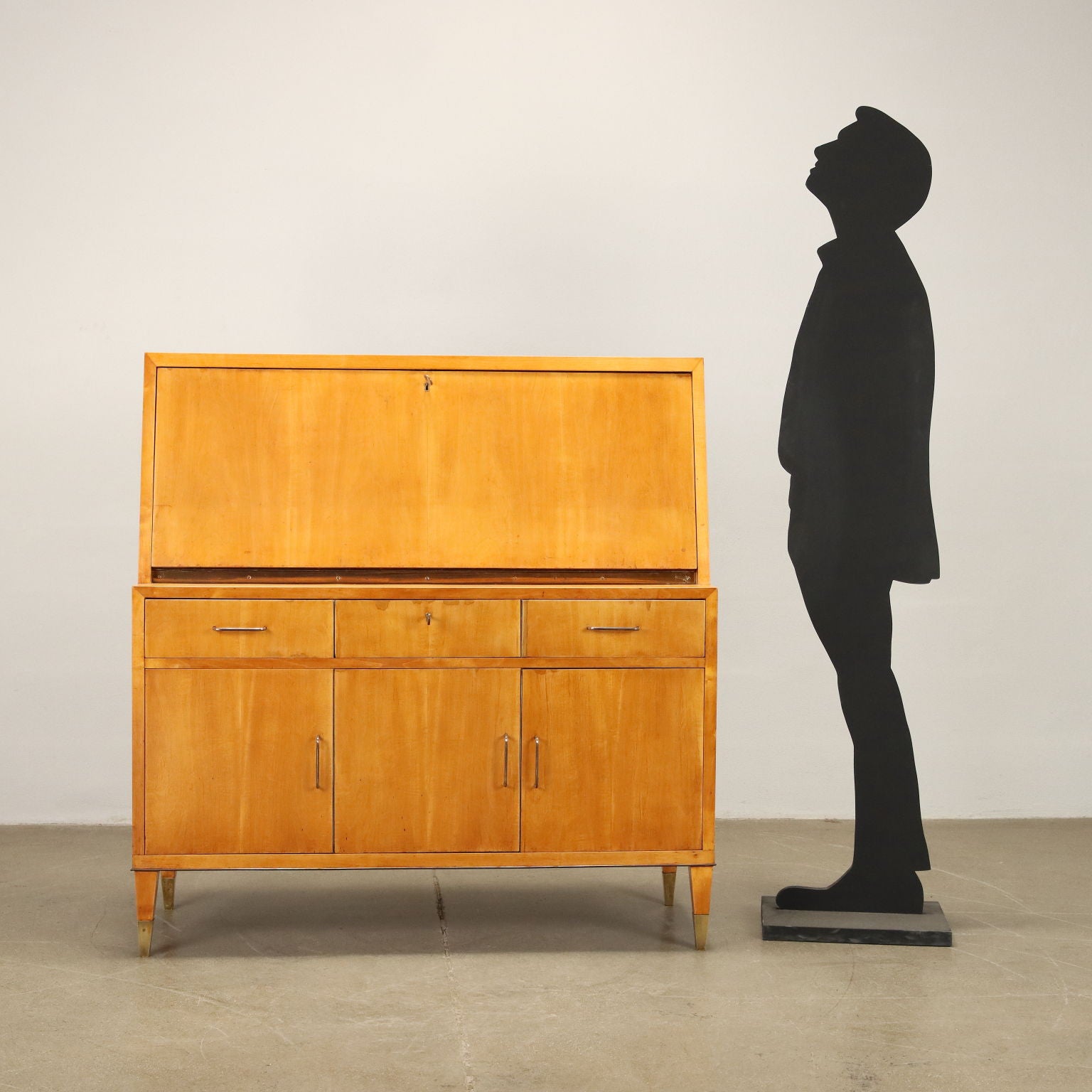 Vintage_Flap_Cabinet_Maple_Veneer_Design_Brass_Italy_1950s
