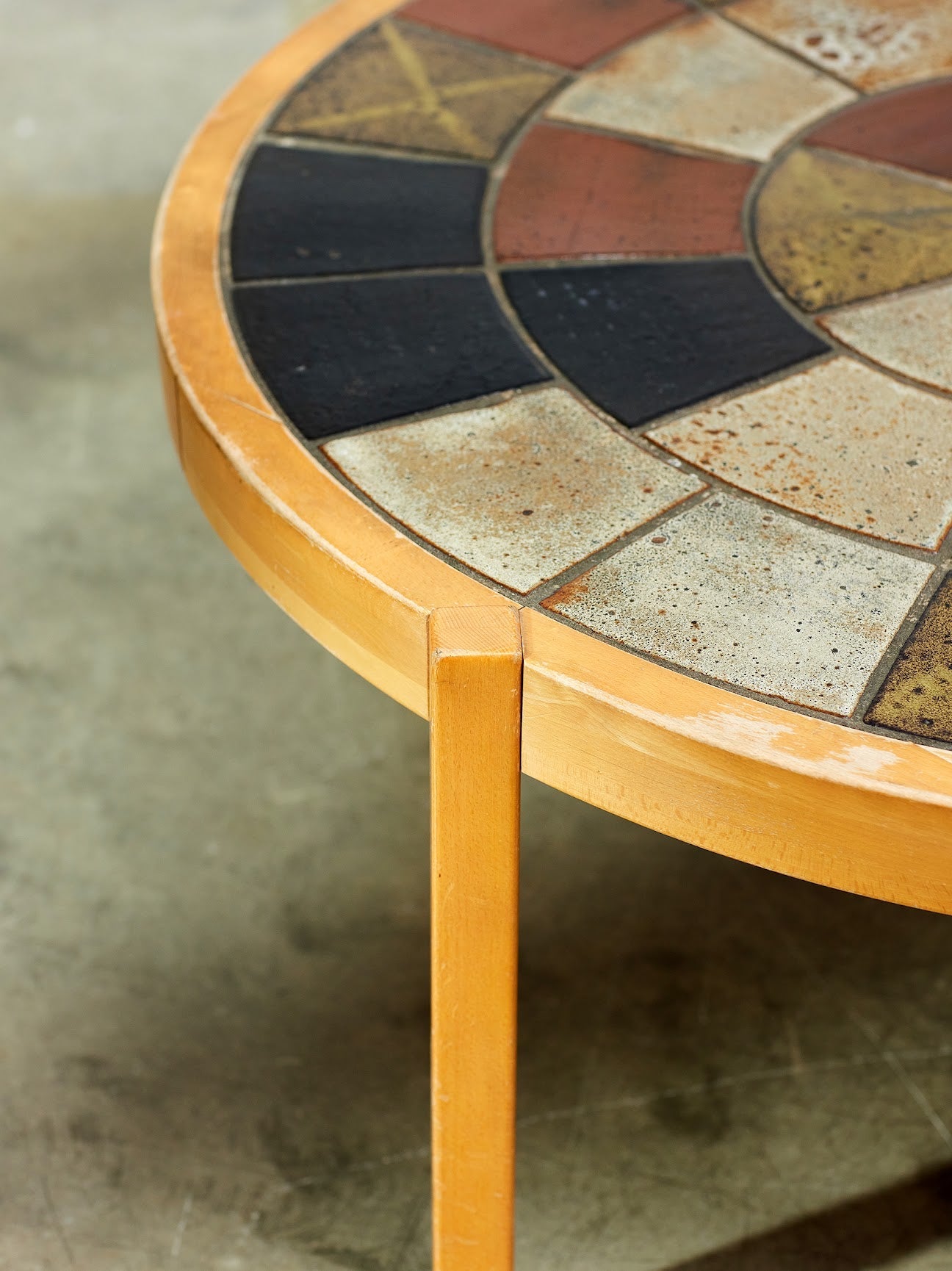 Vintage_Modern_Coffee_table_by_Sallingboe