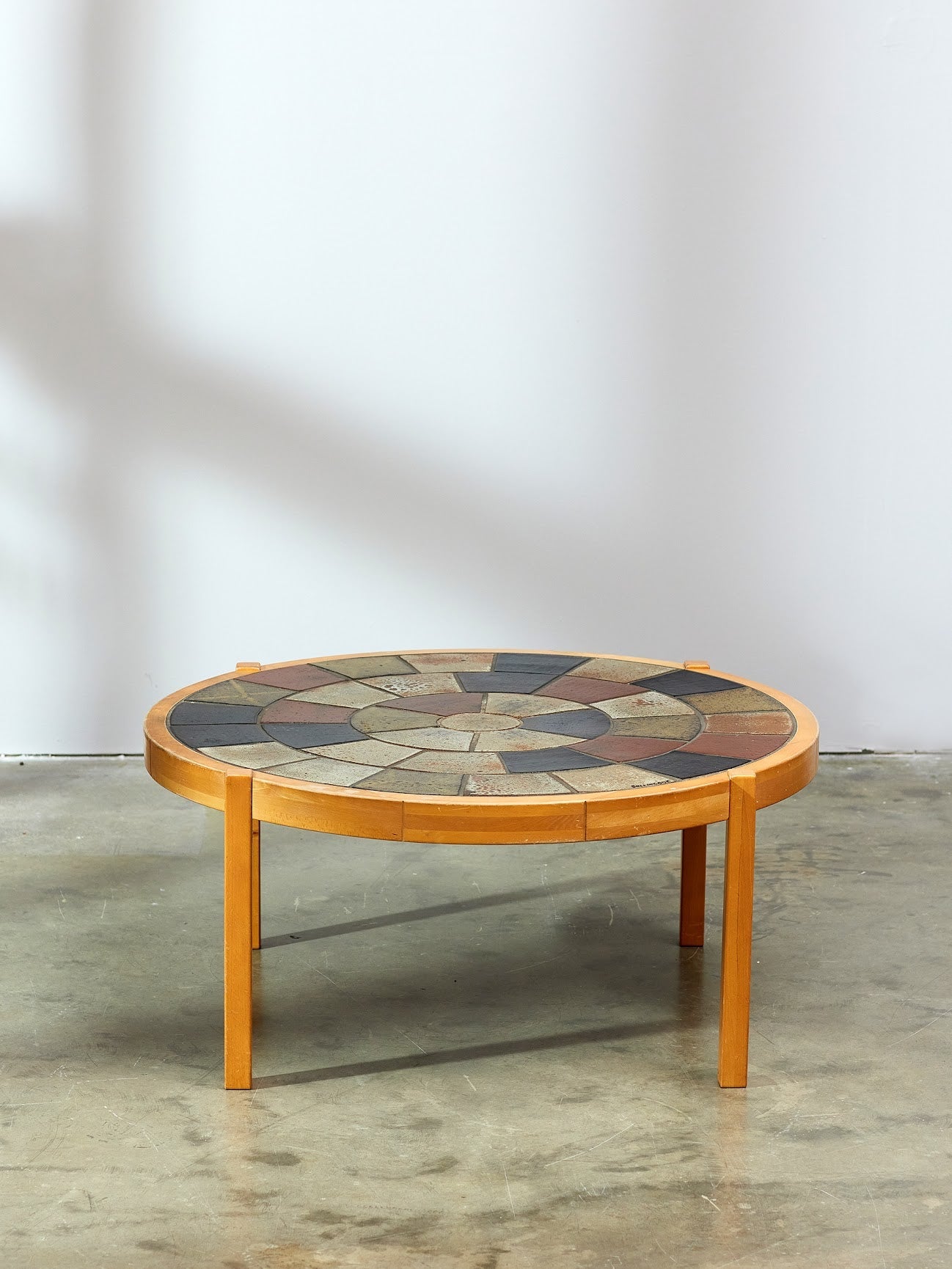 Vintage_Modern_Coffee_table_by_Sallingboe