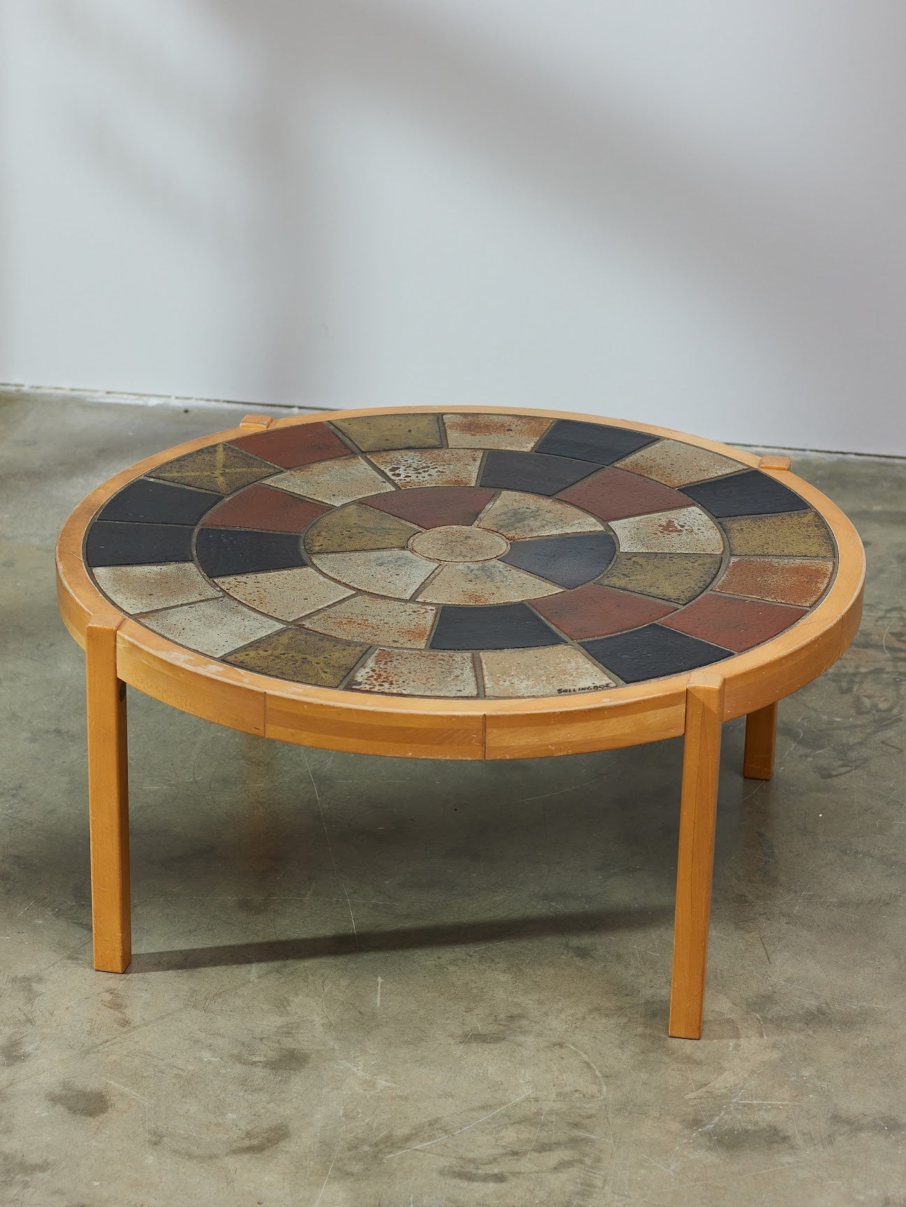 Vintage_Modern_Coffee_table_by_Sallingboe