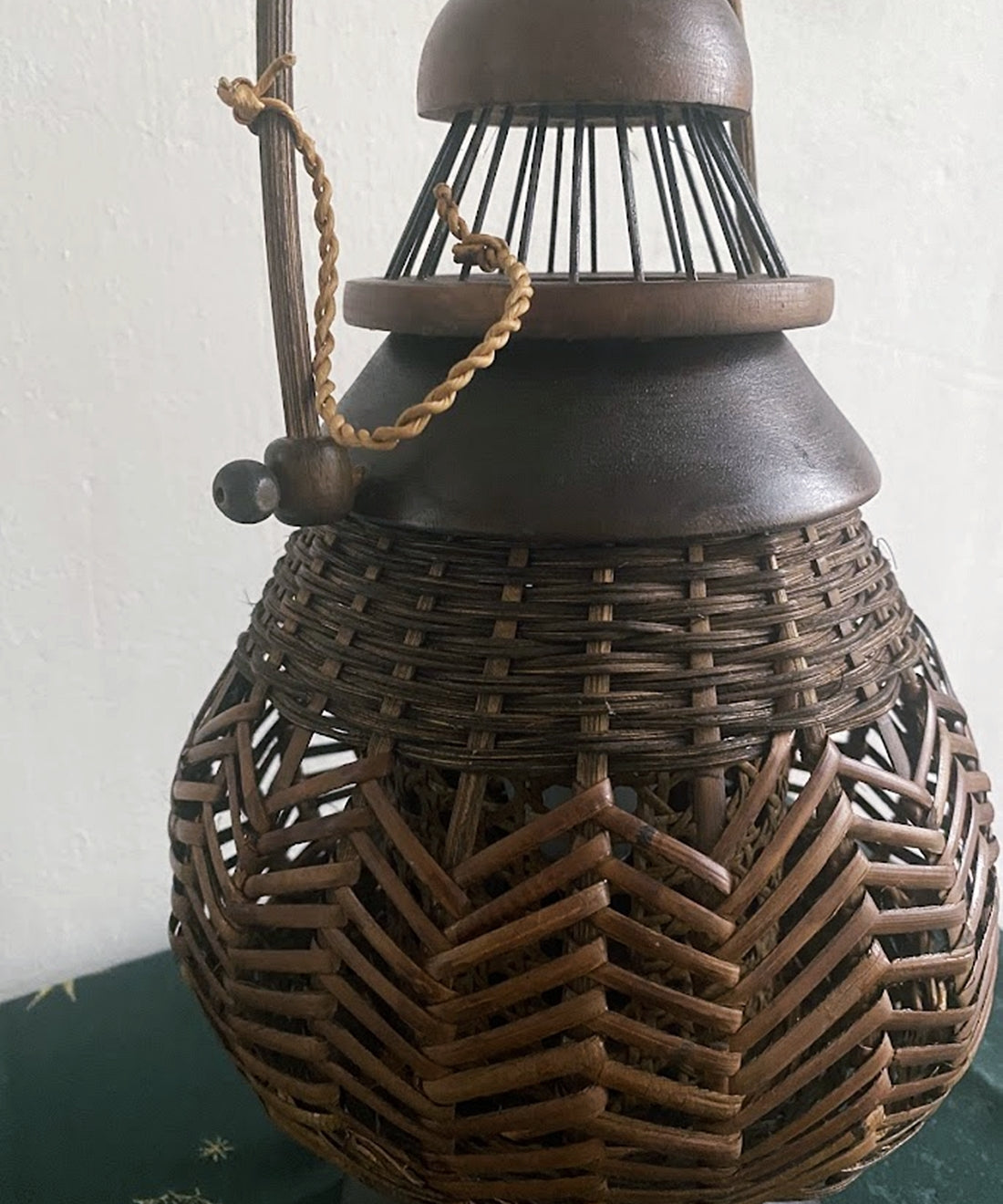 Vintage_Rattan_Table_Lamp_Circa_1980s