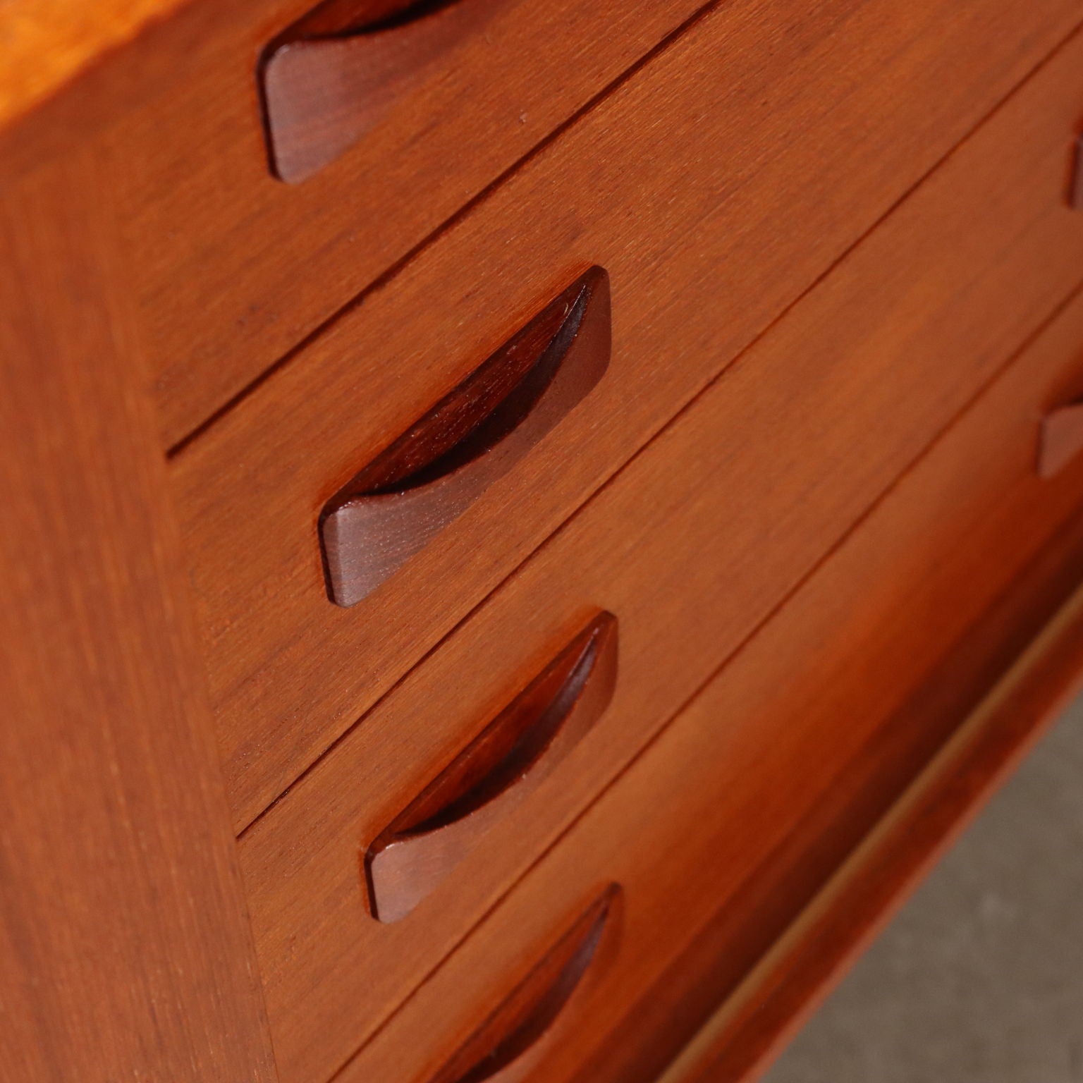 Vintage_Sideboard_Teak_Drawers_Fully_Restored_Italy_1960s