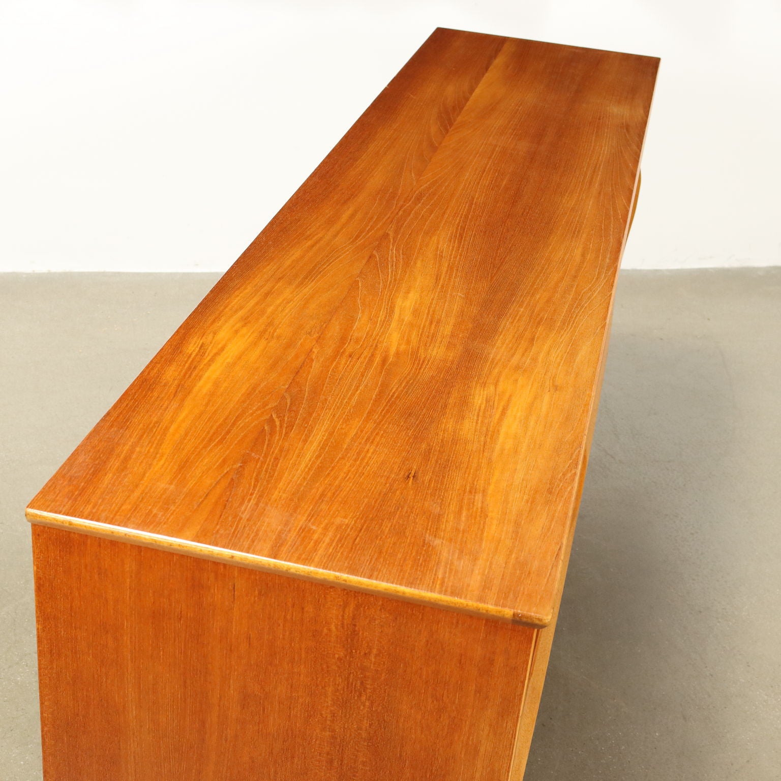 Vintage_Sideboard_Teak_Veneer_Drawers_1960s
