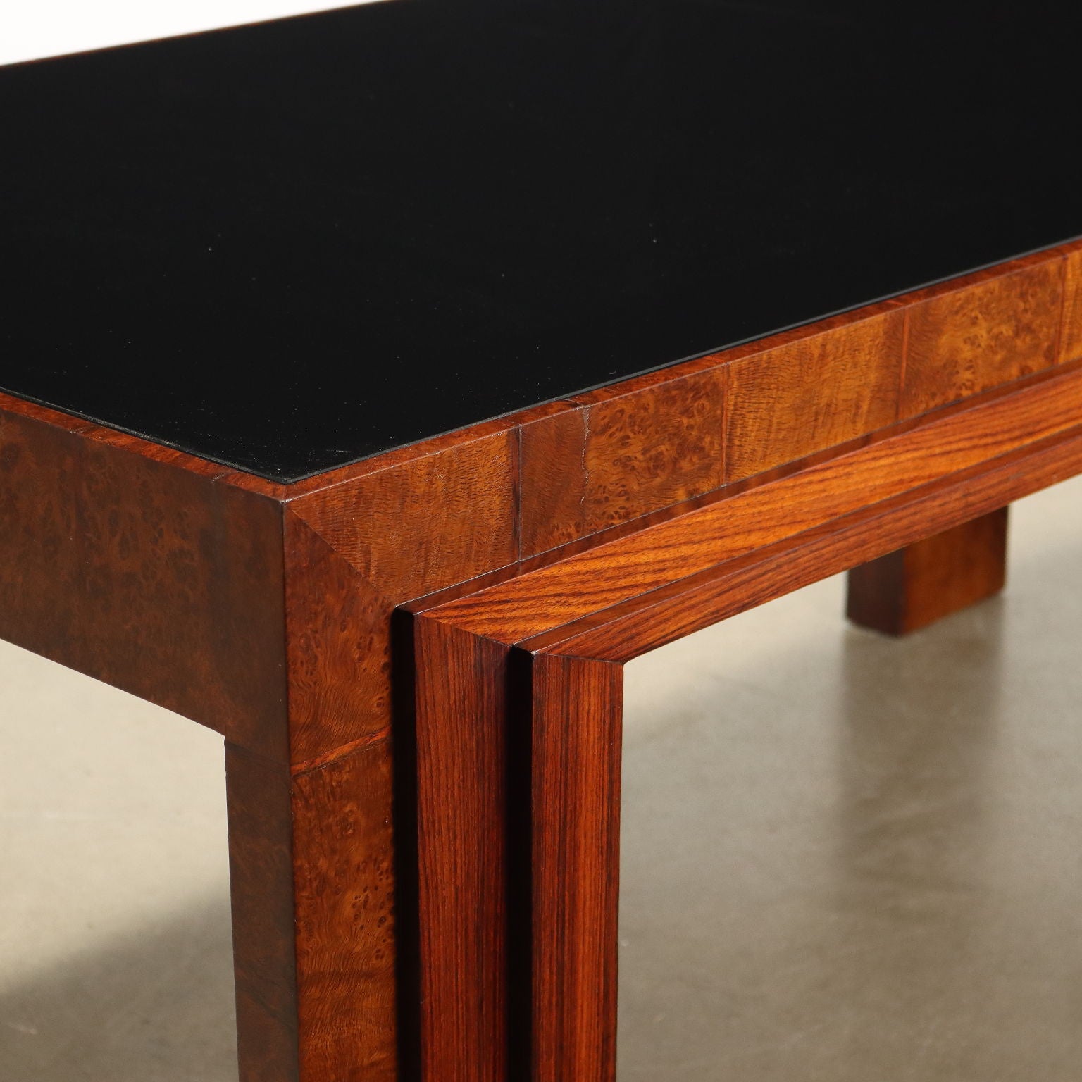Vintage_Table_Walnut_Burl_Veneer_Italy_1920s