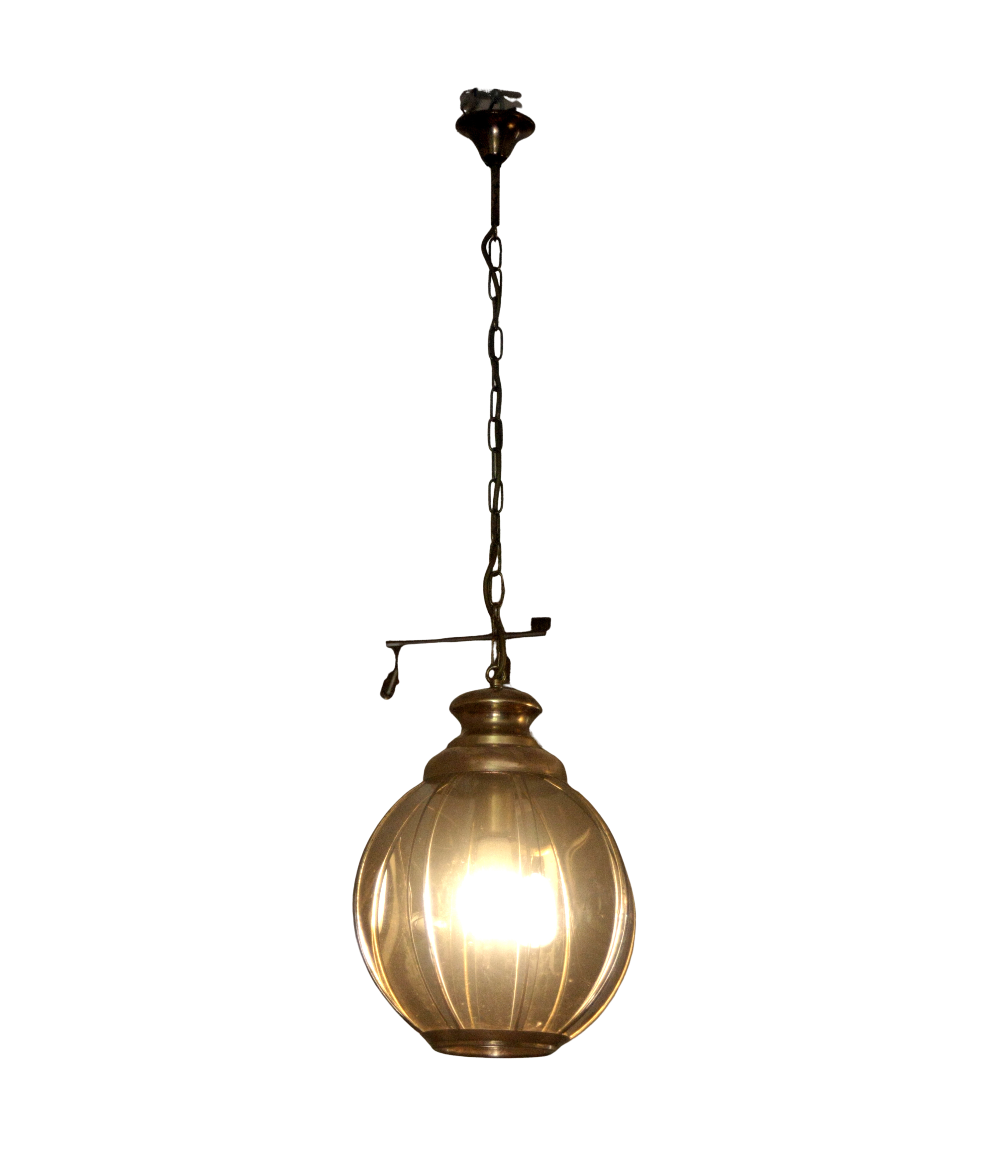 Vintage_chandelier_from_the_1970s,_Italy