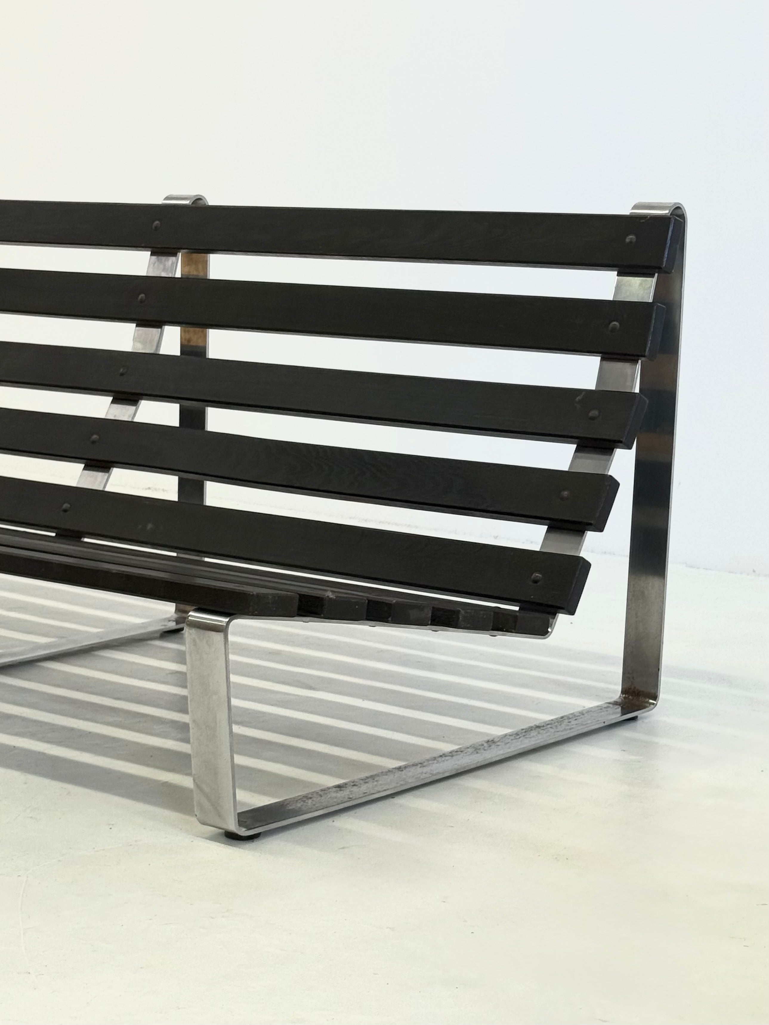 Vintage_slatted_bench_by_Kho_Liang_Ie_for_Artifort