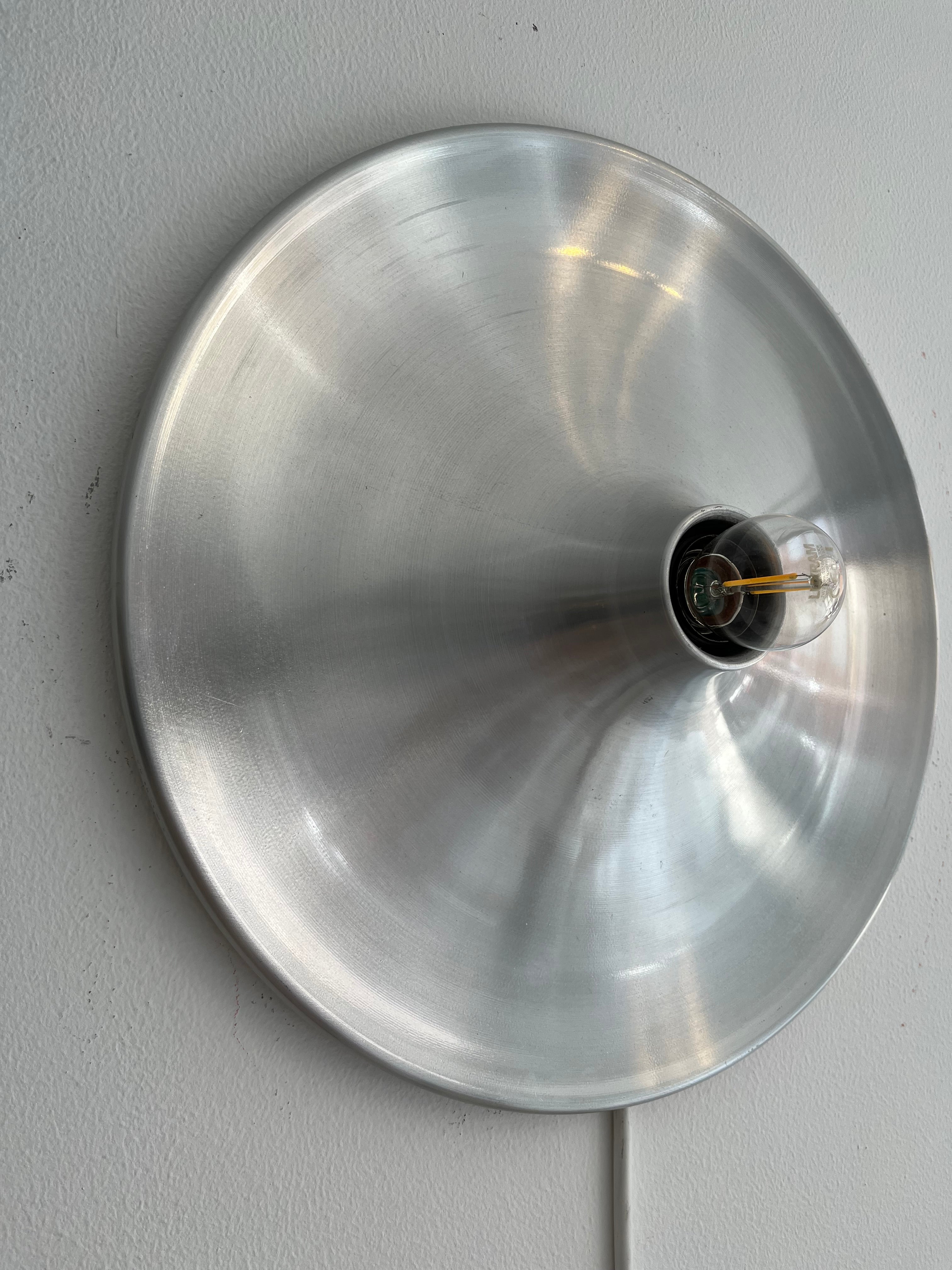 Wall_Lamp_in_Aluminum,_1970s