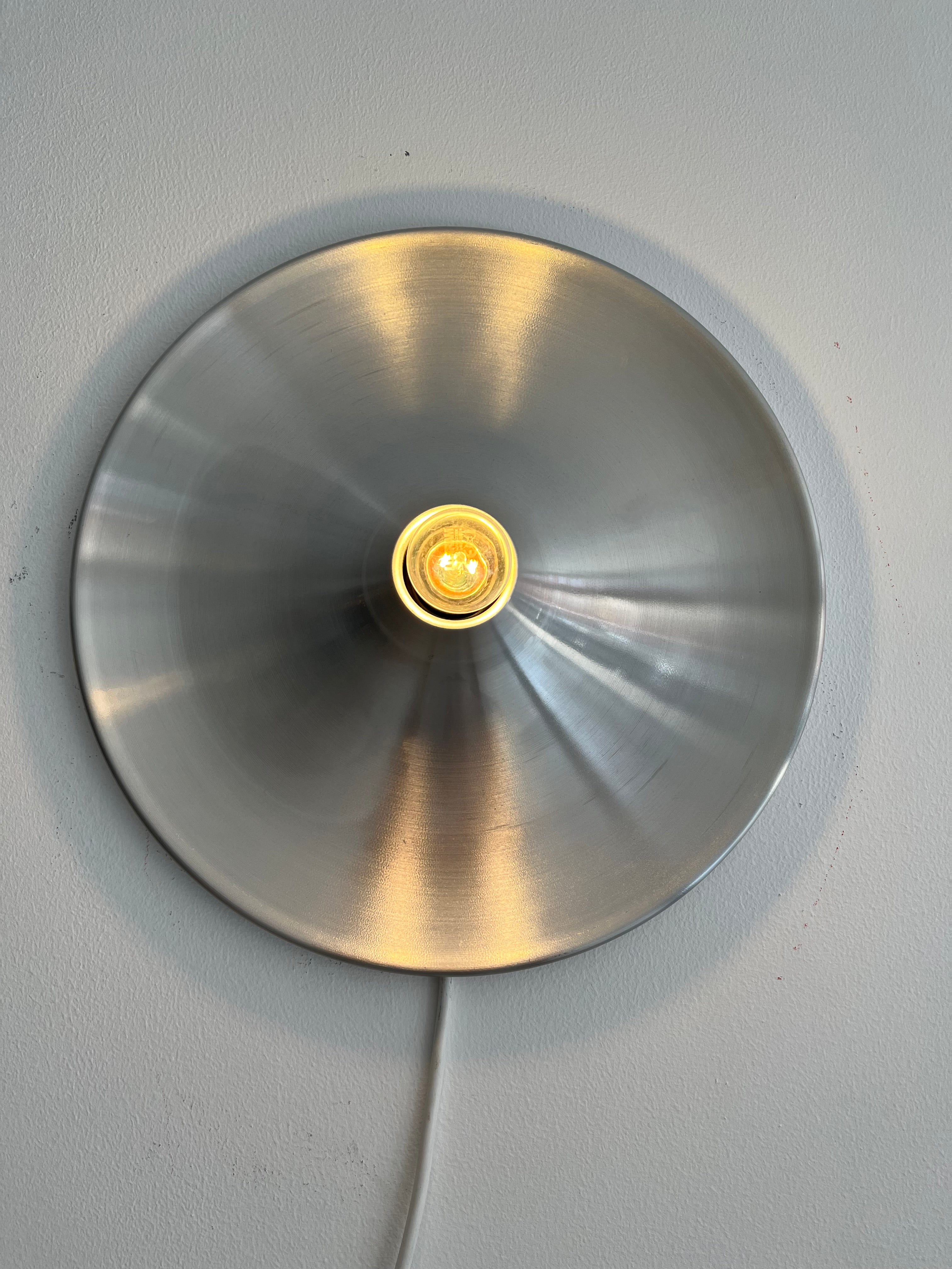 Wall_Lamp_in_Aluminum,_1970s