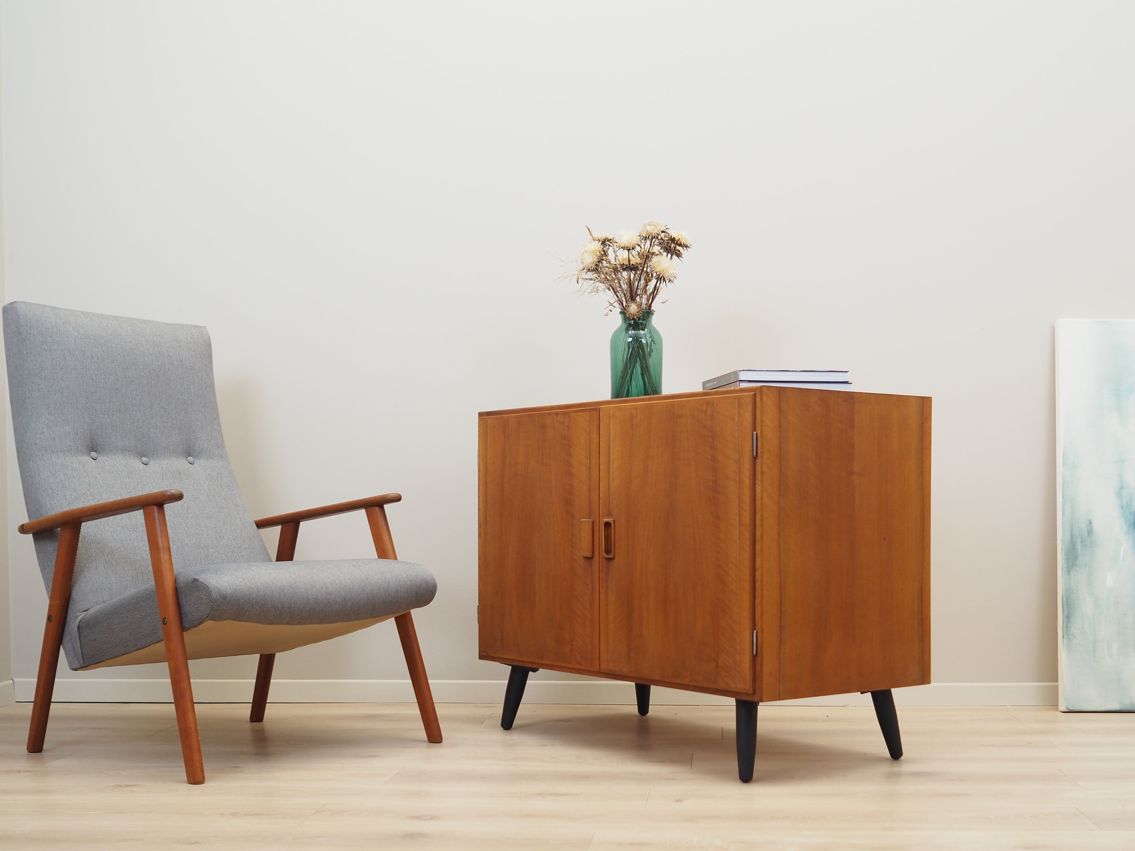 Walnut_cabinet_Danish_design_1960s_designer_B_rge_Mogensen