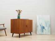 Walnut_cabinet_Danish_design_1960s_designer_B_rge_Mogensen
