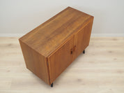 Walnut_cabinet_Danish_design_1960s_designer_B_rge_Mogensen