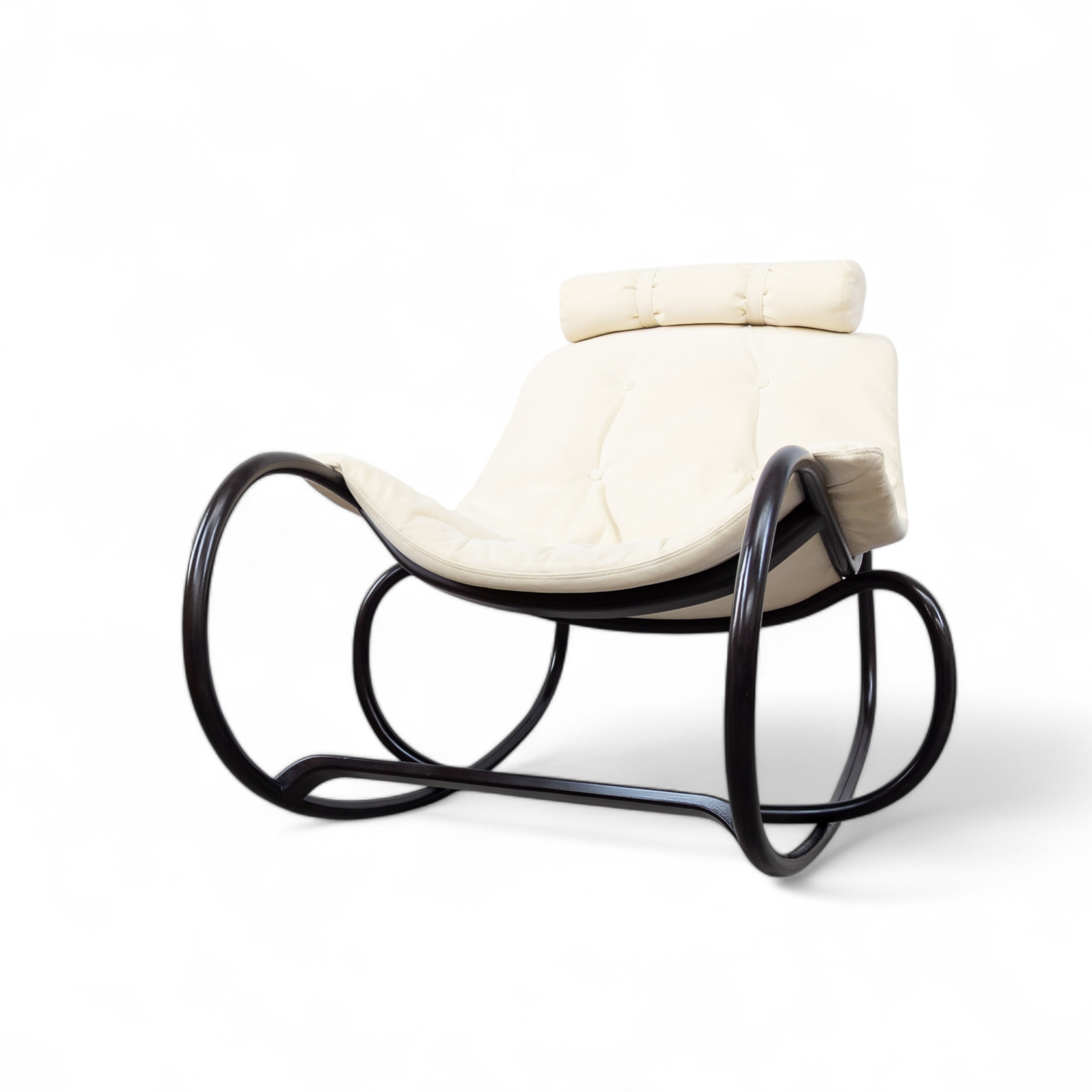 Wave_bentwood_rocking_lounge_chair_by_Michal_Riabic_for_TON