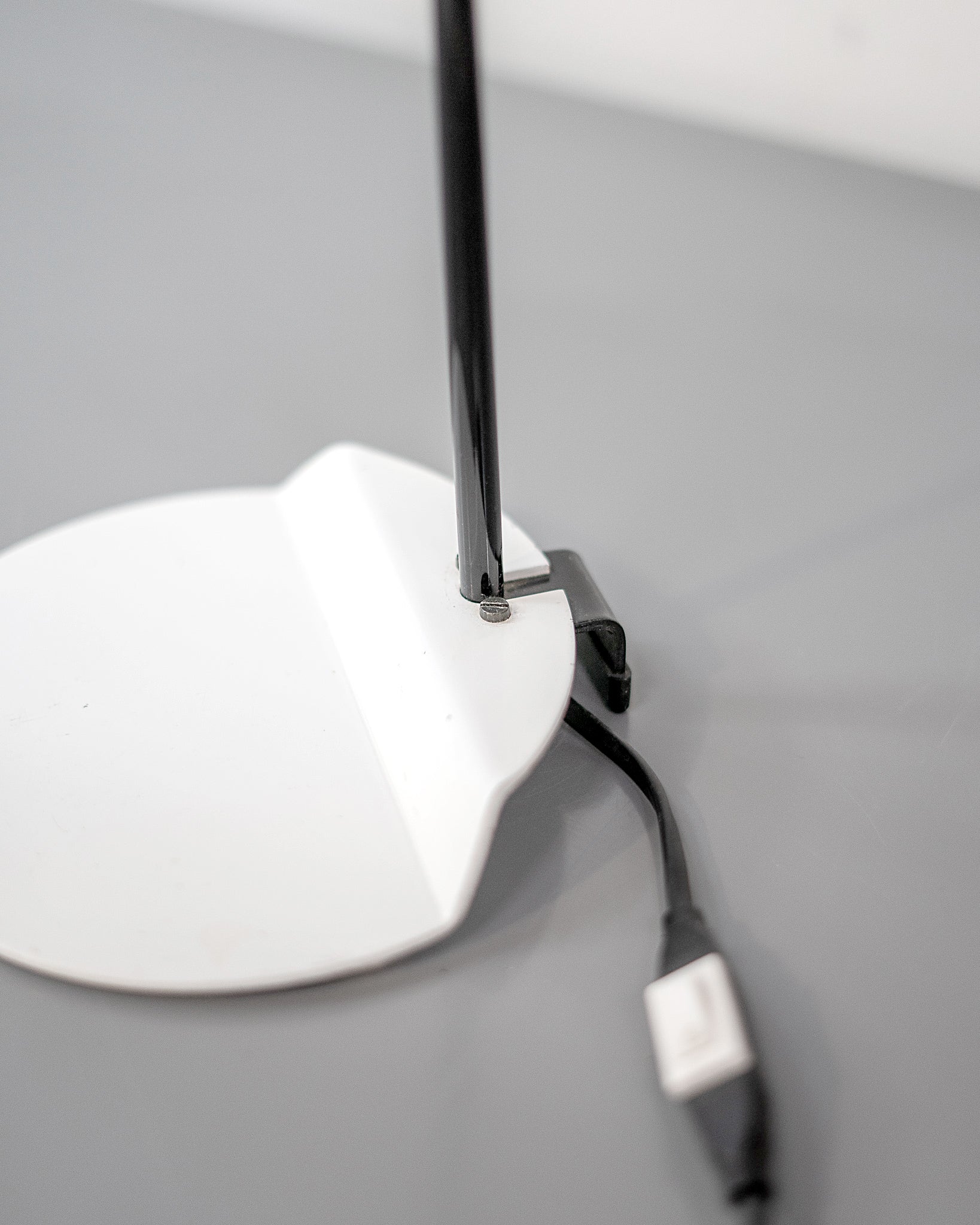 White_Table_Lamp_by_Fagerhult