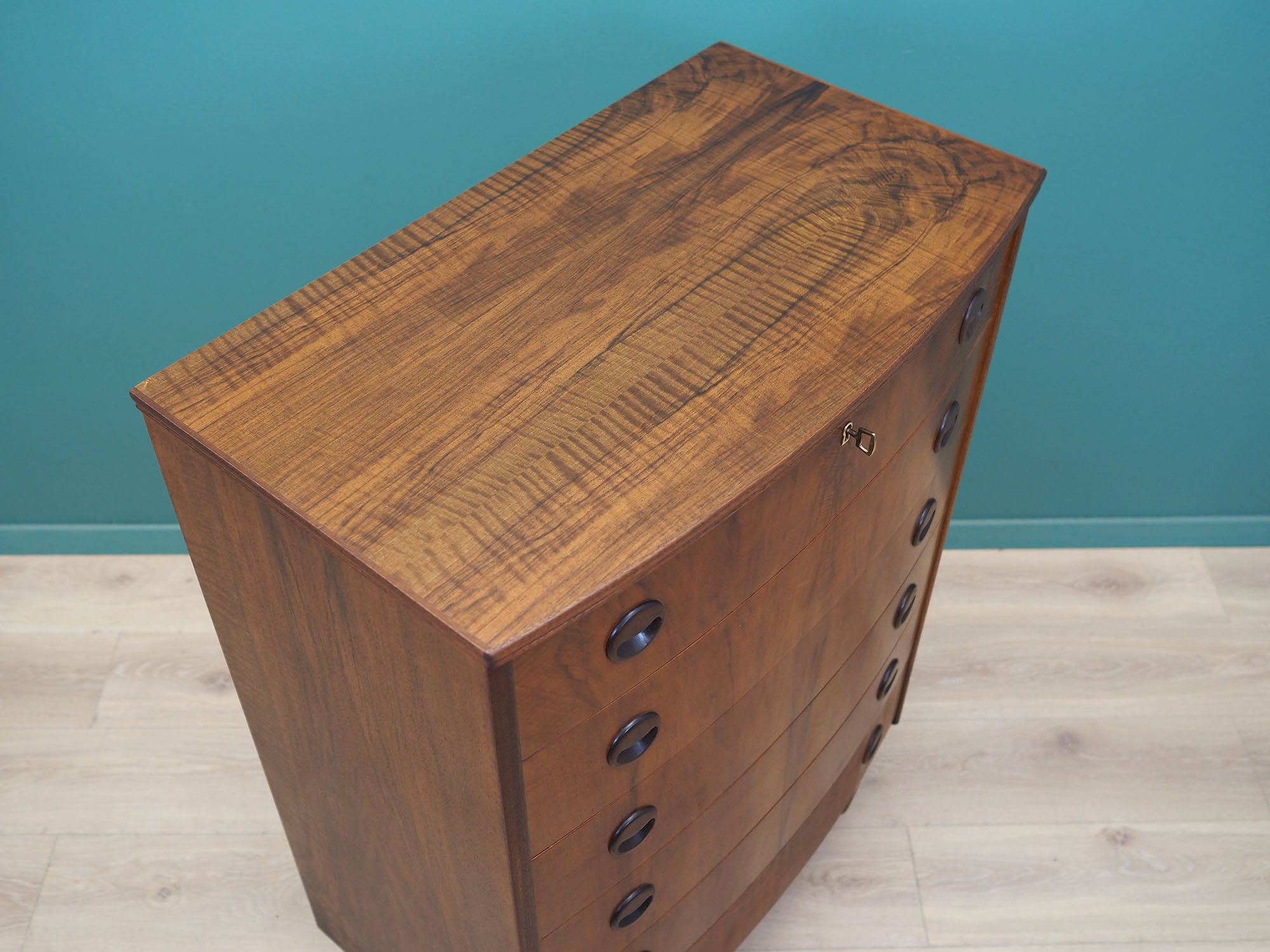 Wooden_Chest_of_drawers_in_Brown