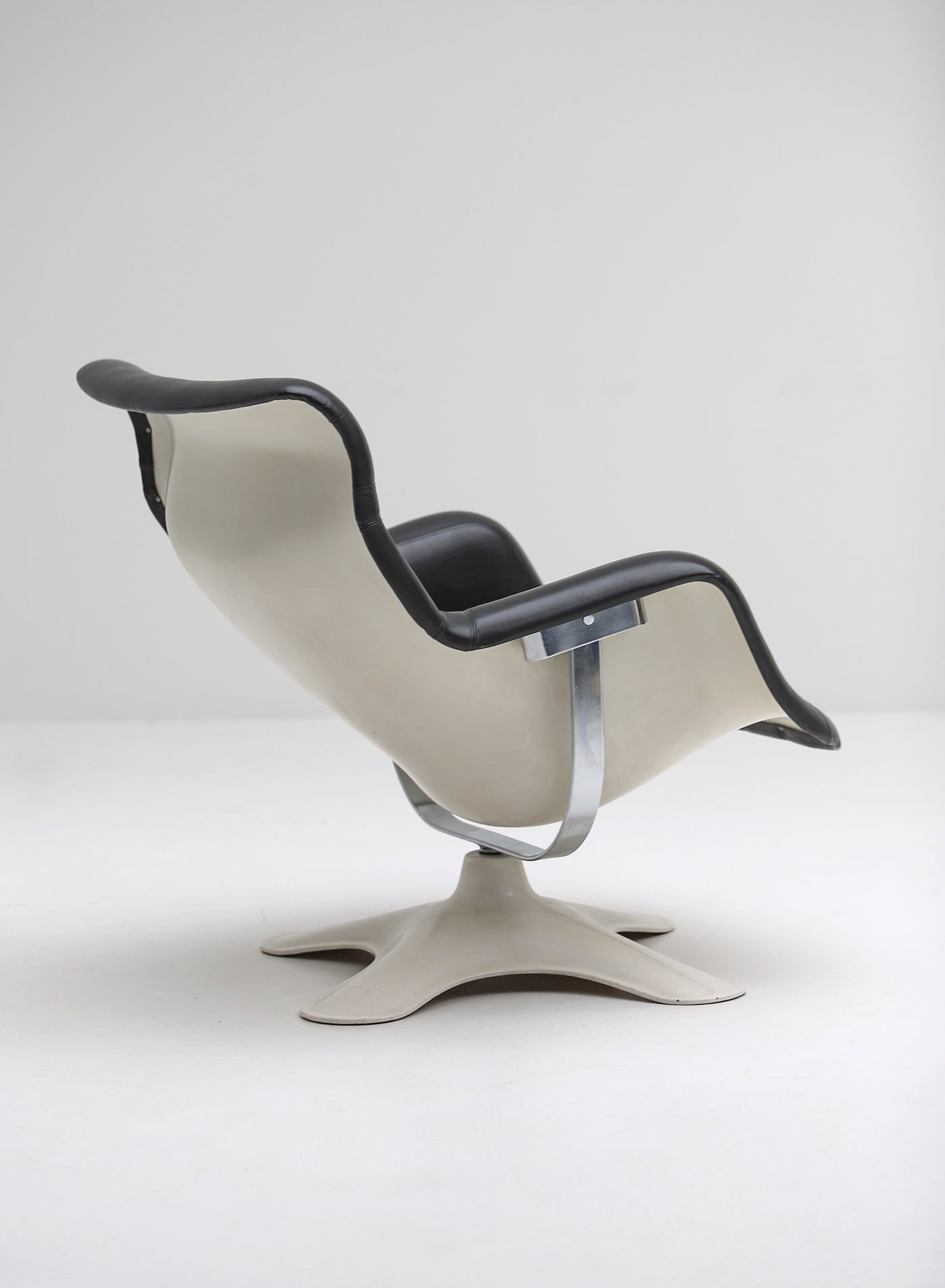 Yrj_Kukkapuro_Karuselli_Lounge_Chair_by_Avarte_Finland_1960s